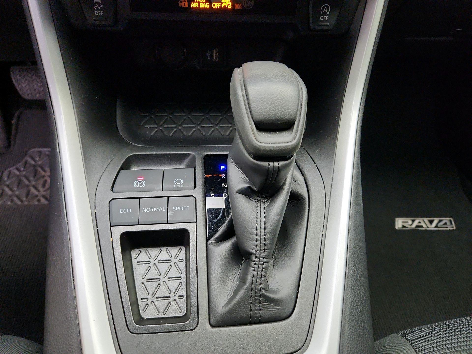 Thumbnail: 2024 Toyota RAV4 - 18