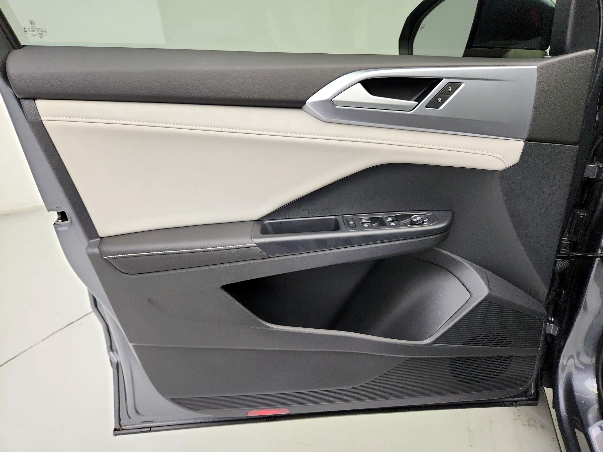 Thumbnail: 2025 Volkswagen Taos - 12