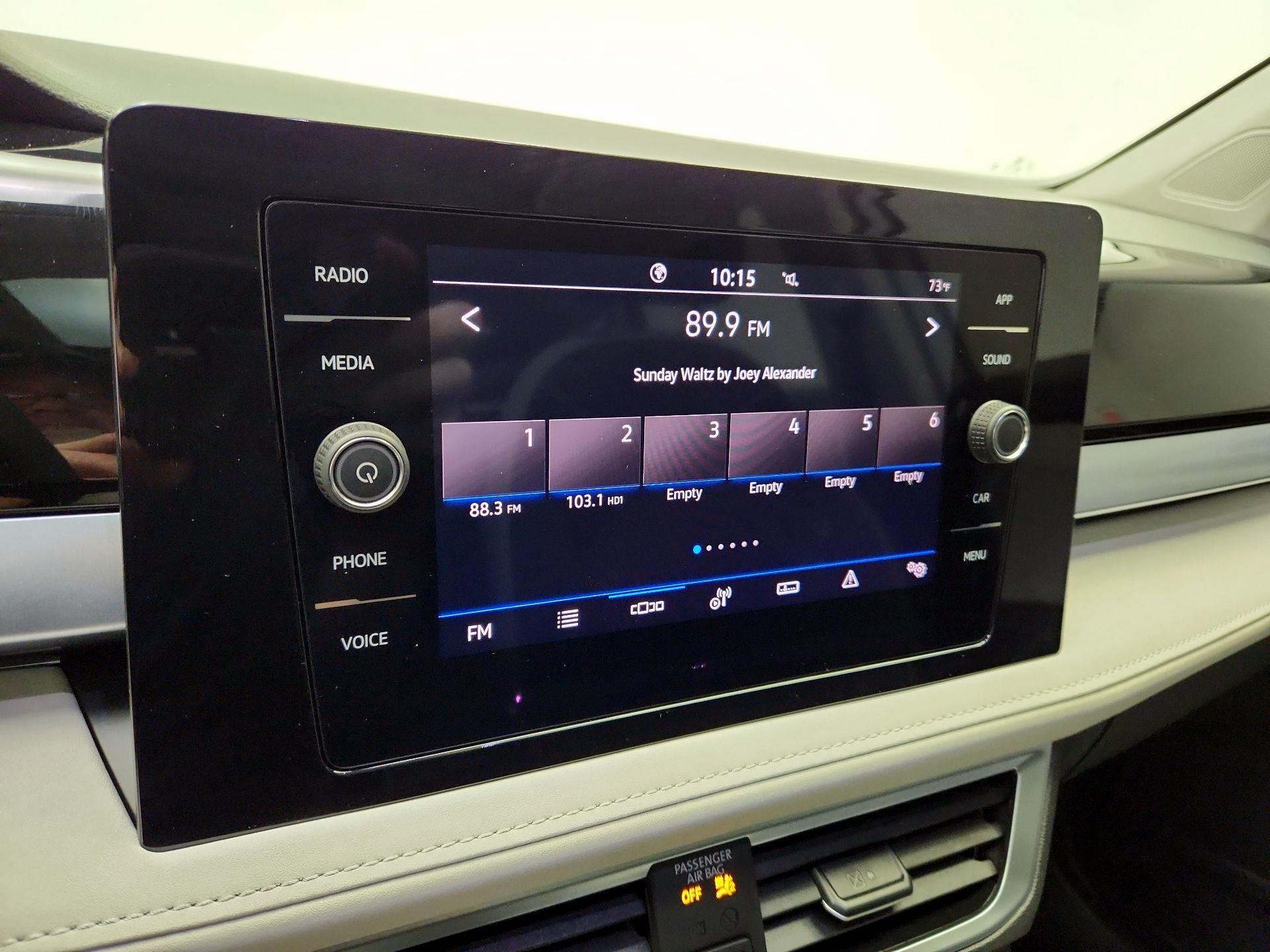 Thumbnail: 2025 Volkswagen Taos - 15