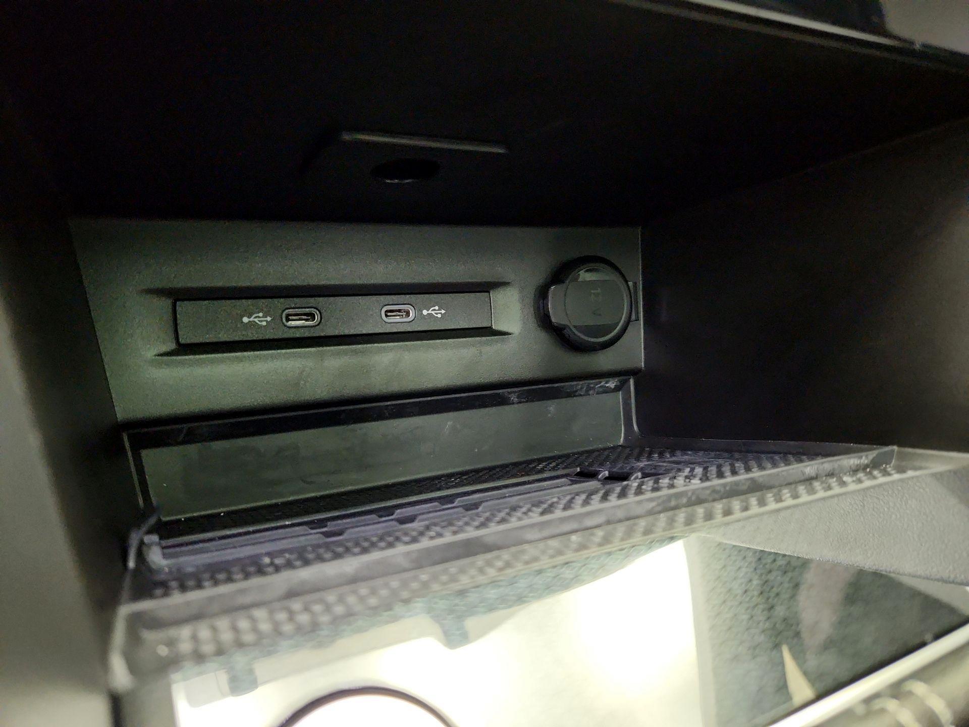 Thumbnail: 2025 Volkswagen Taos - 18