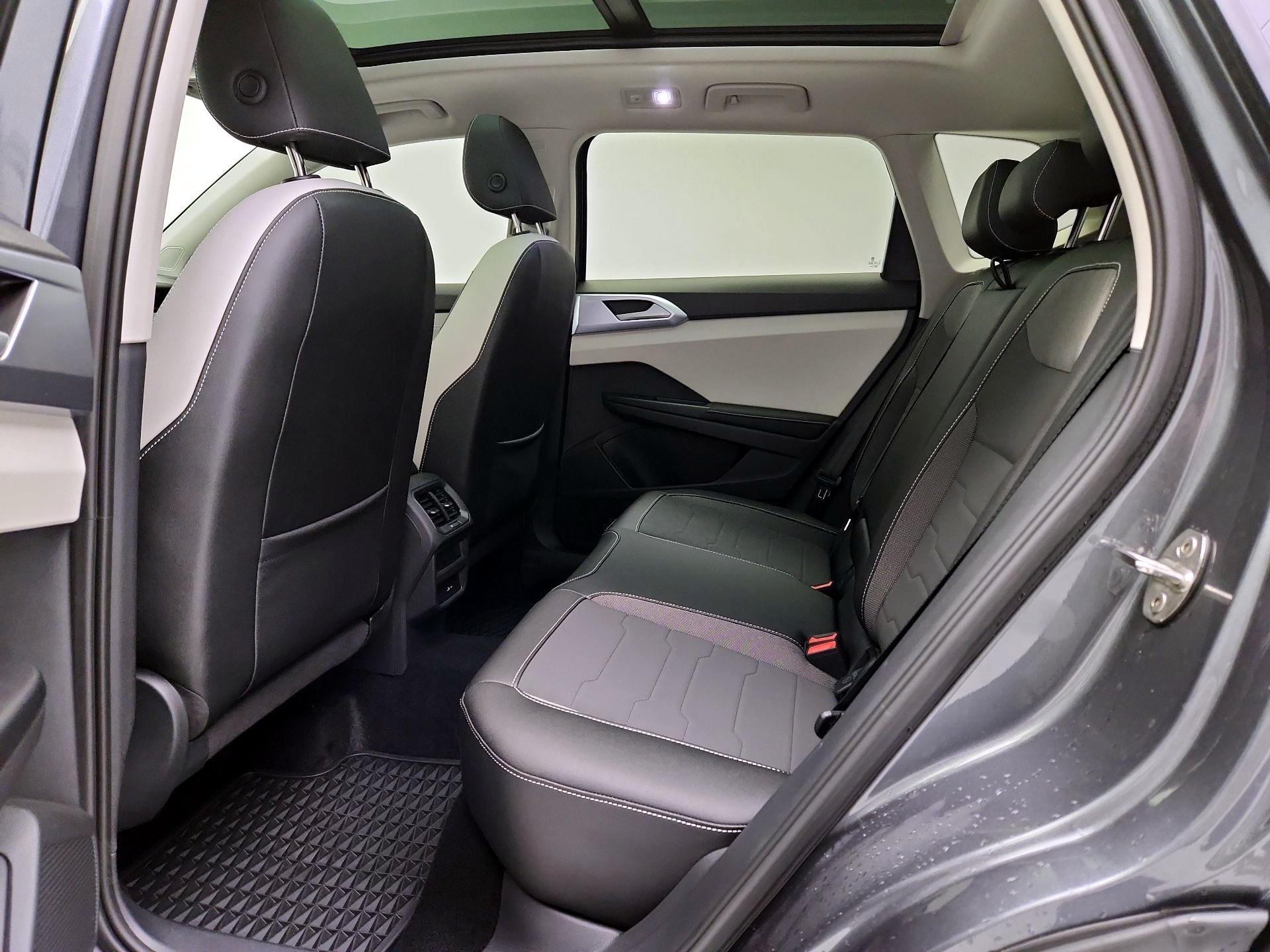 Thumbnail: 2025 Volkswagen Taos - 20