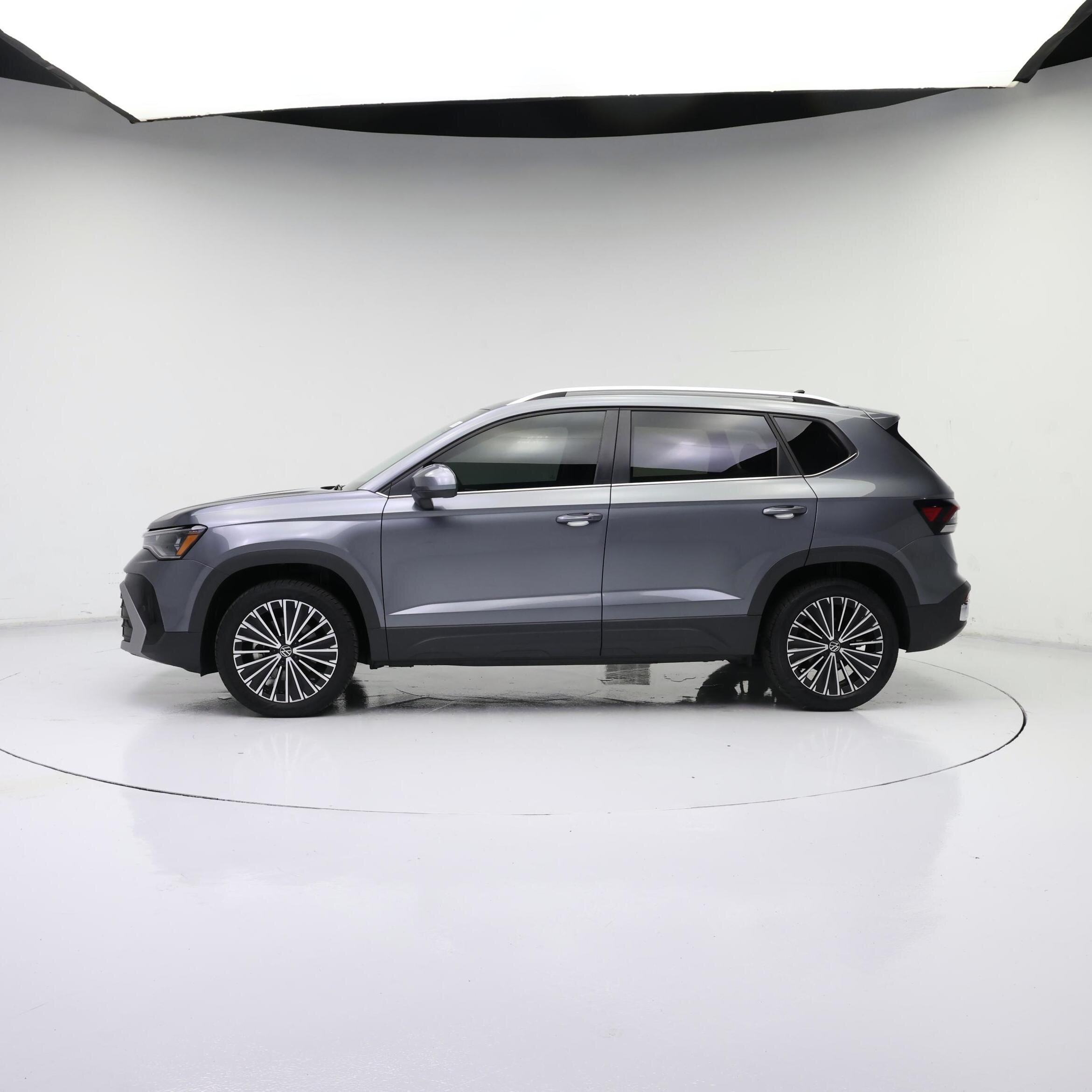 Thumbnail: 2025 Volkswagen Taos - 3