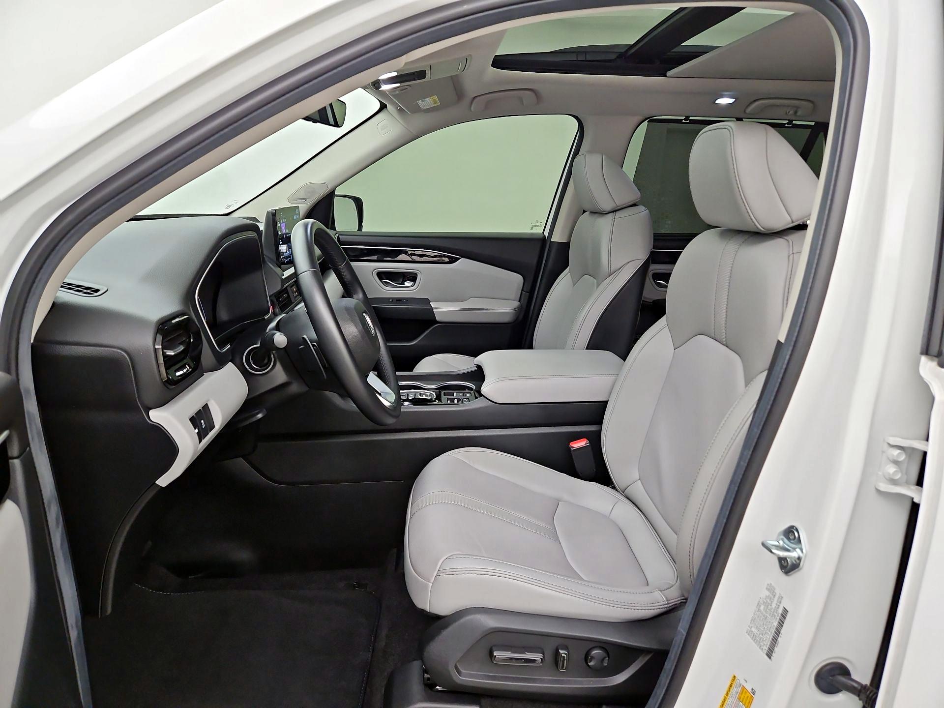 Thumbnail: 2025 Honda Pilot - 11