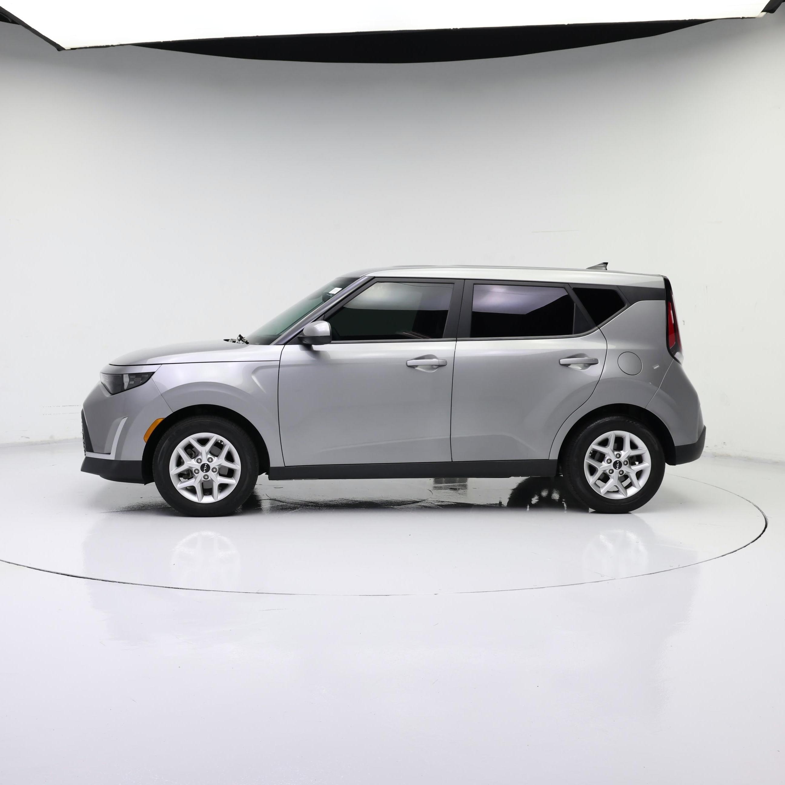 Thumbnail: 2023 Kia Soul - 3