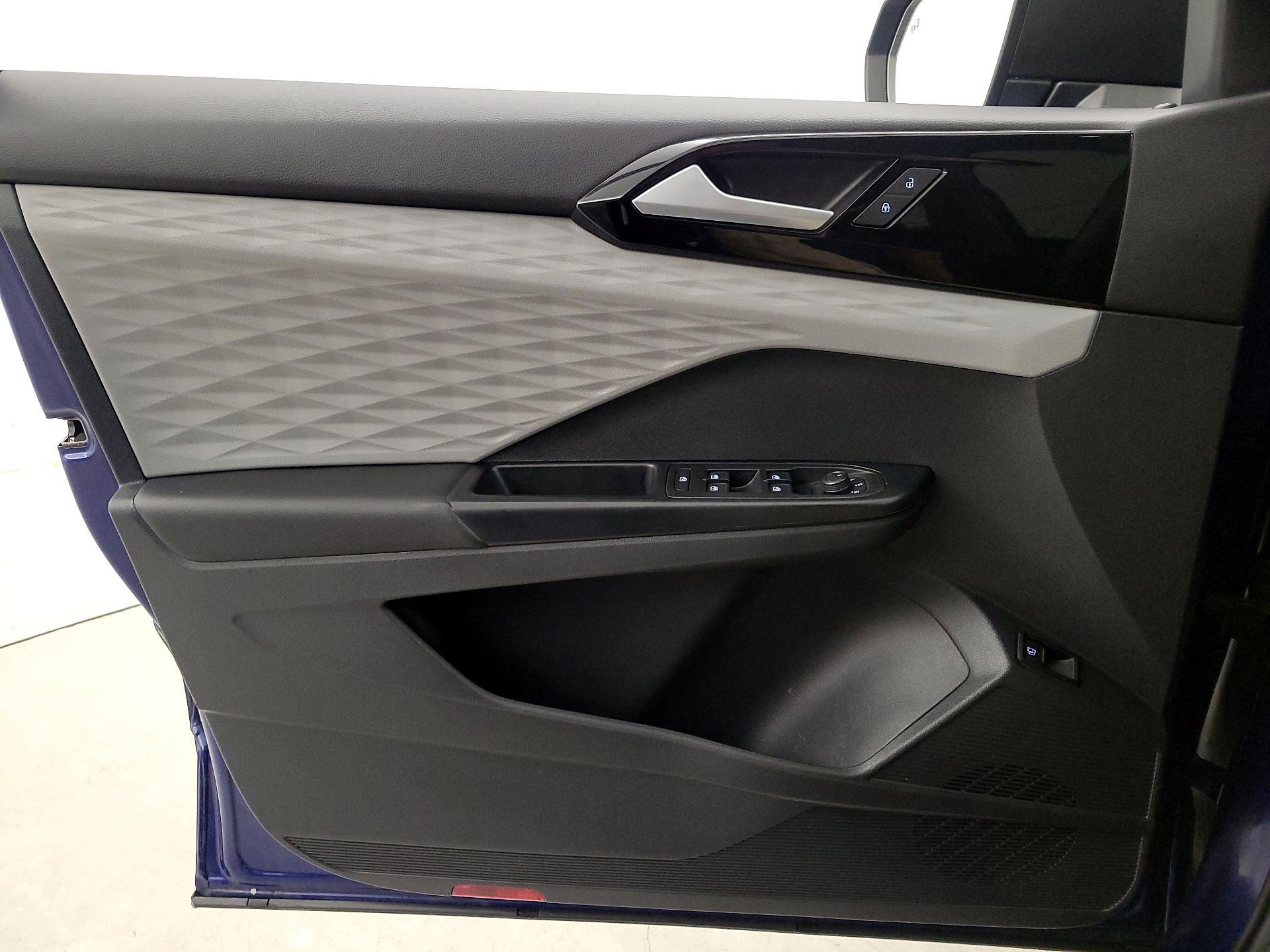 Thumbnail: 2023 Volkswagen Taos - 12