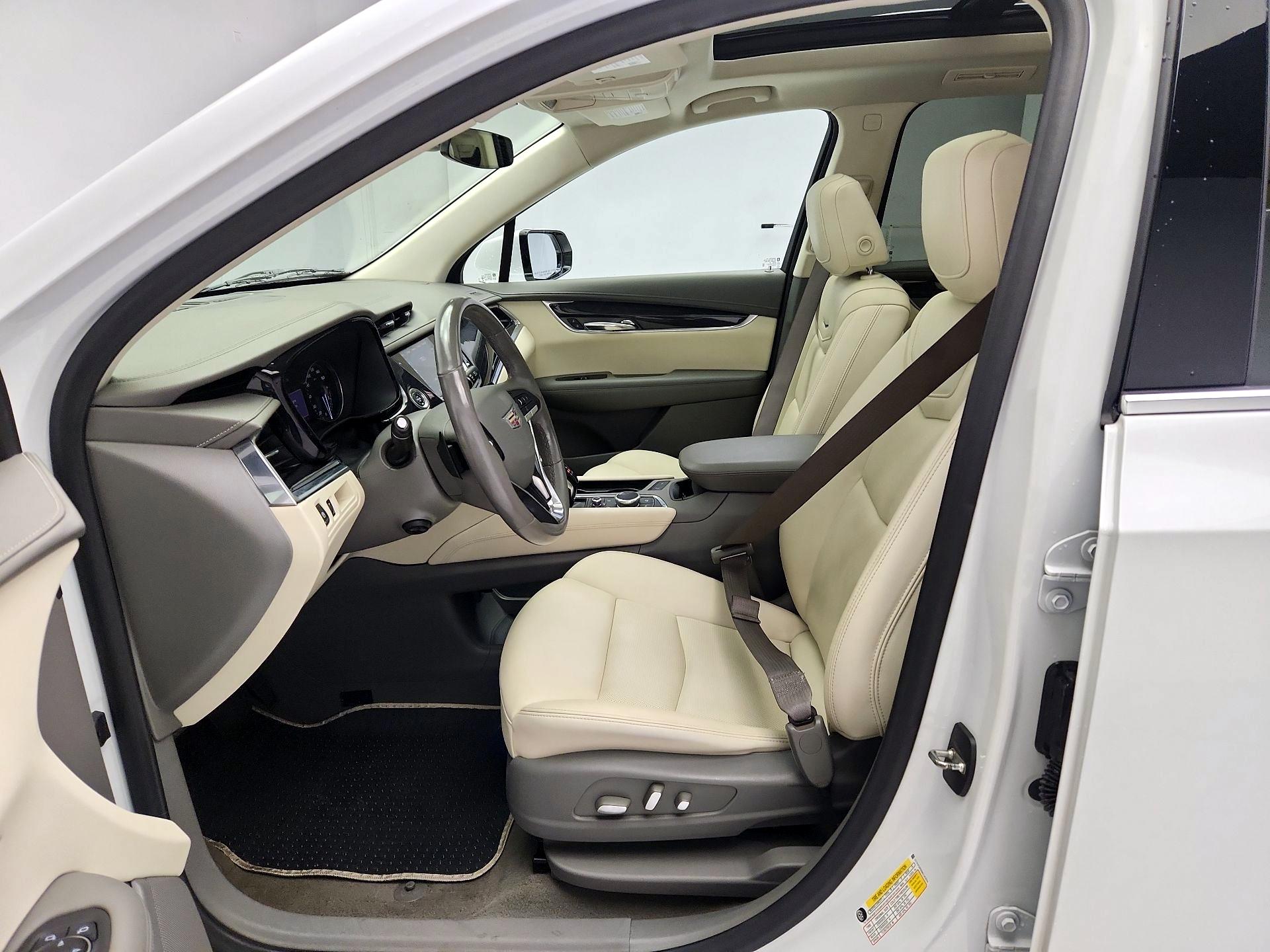 Thumbnail: 2021 Cadillac XT6 - 11