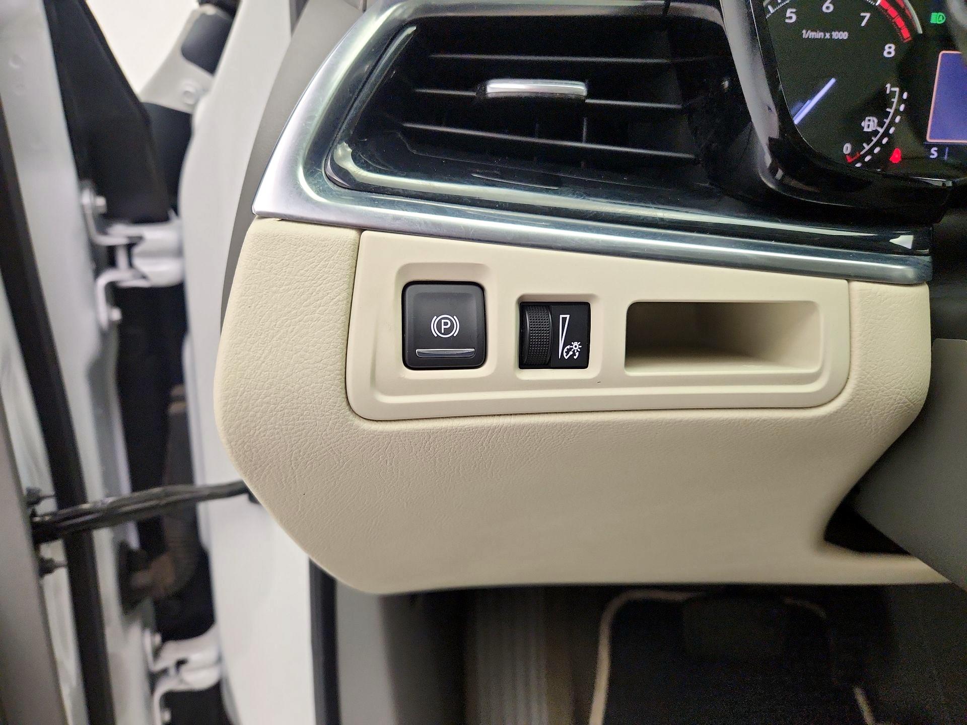 Thumbnail: 2021 Cadillac XT6 - 13