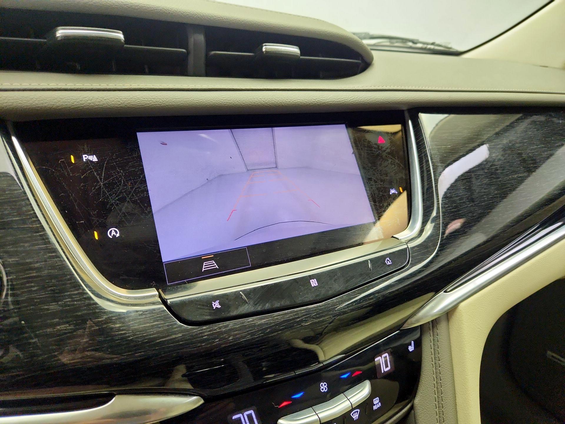 Thumbnail: 2021 Cadillac XT6 - 14