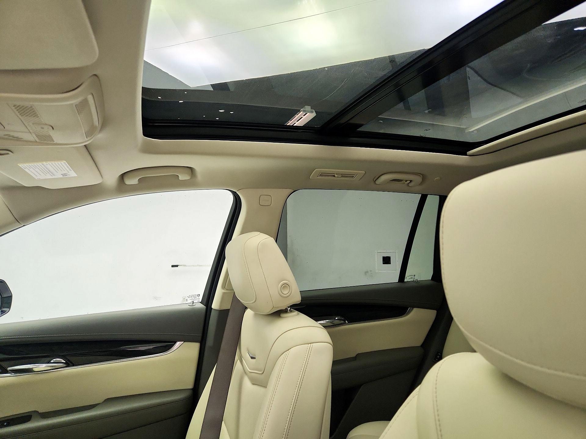 Thumbnail: 2021 Cadillac XT6 - 19