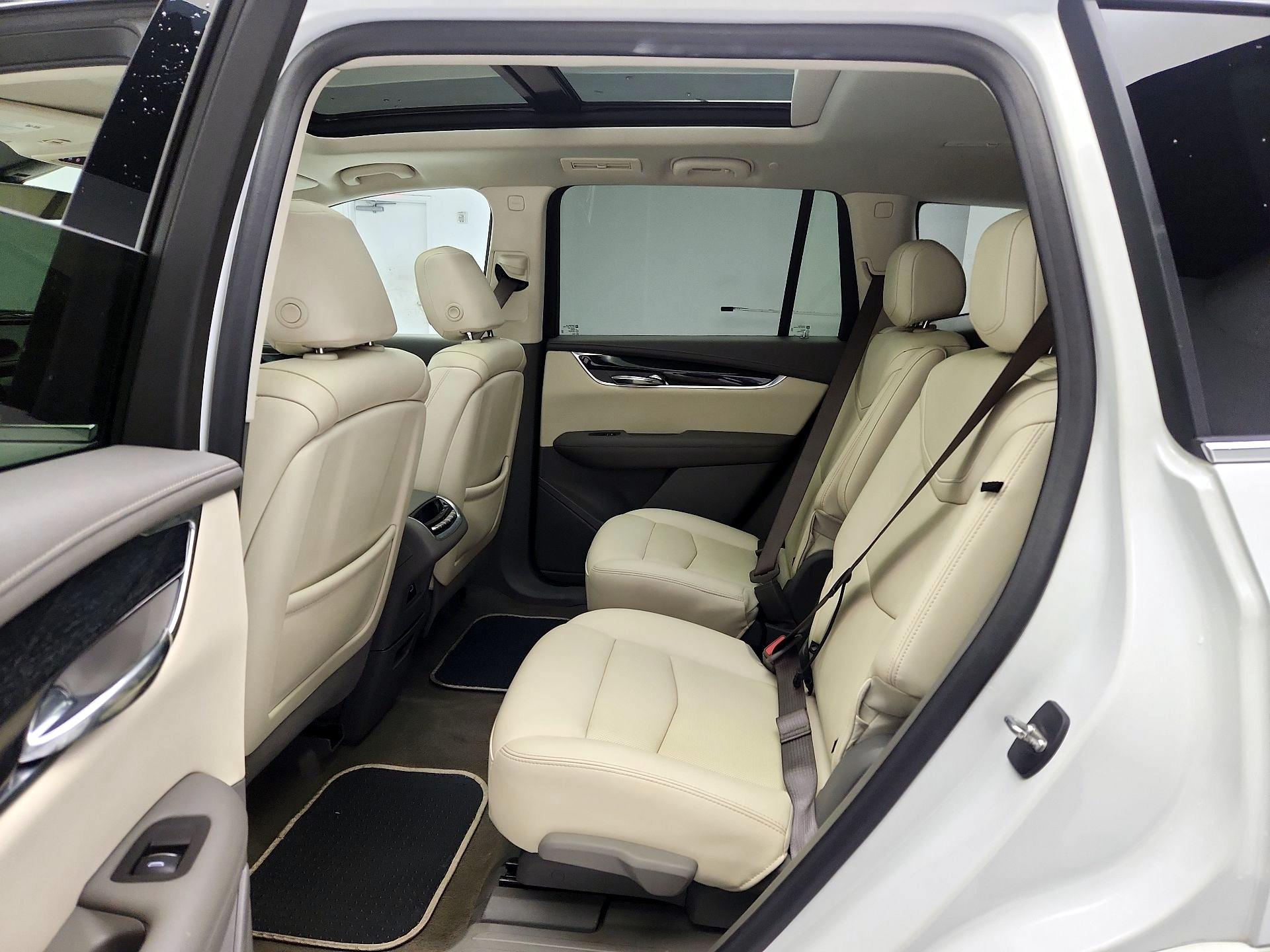 Thumbnail: 2021 Cadillac XT6 - 20