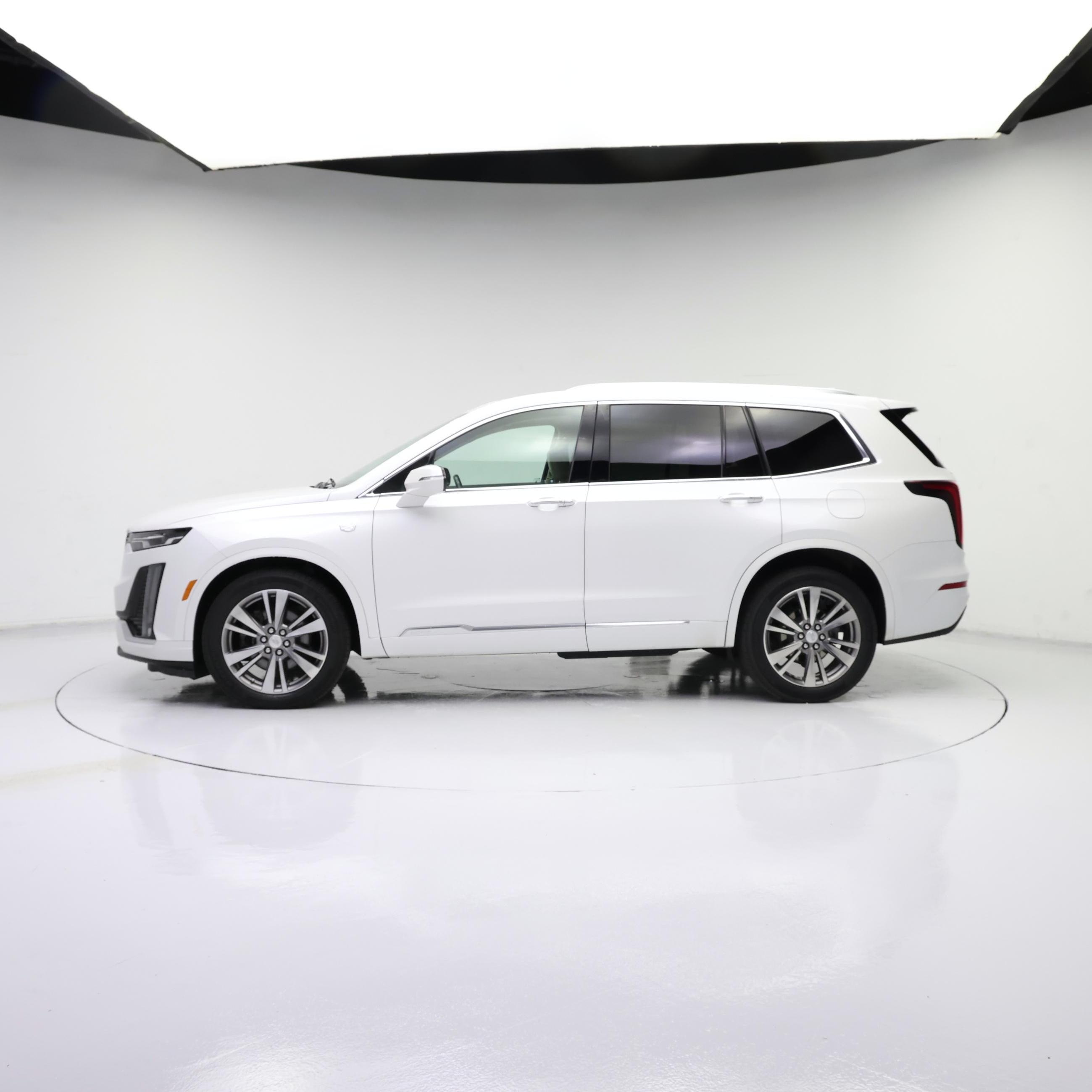 Thumbnail: 2021 Cadillac XT6 - 3