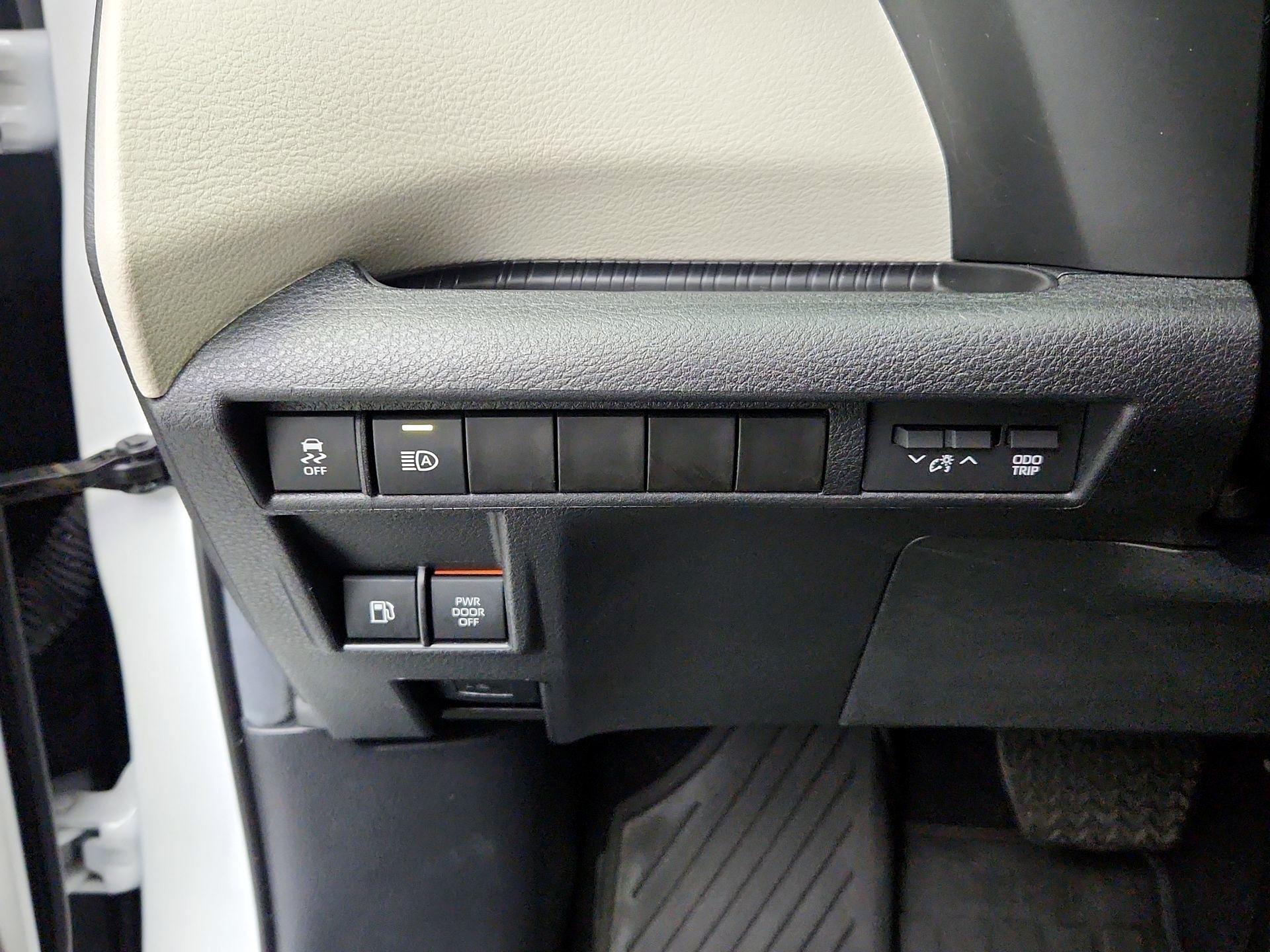 Thumbnail: 2024 Toyota Sienna - 13