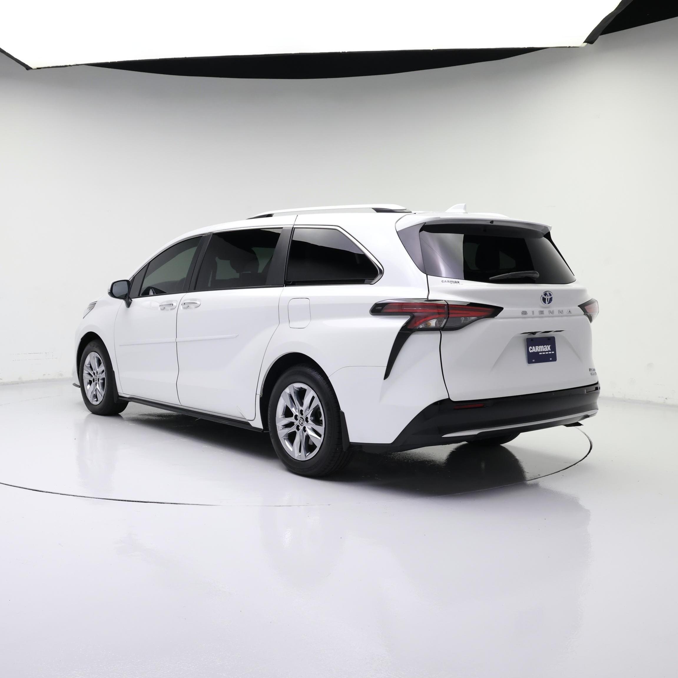 Thumbnail: 2024 Toyota Sienna - 2