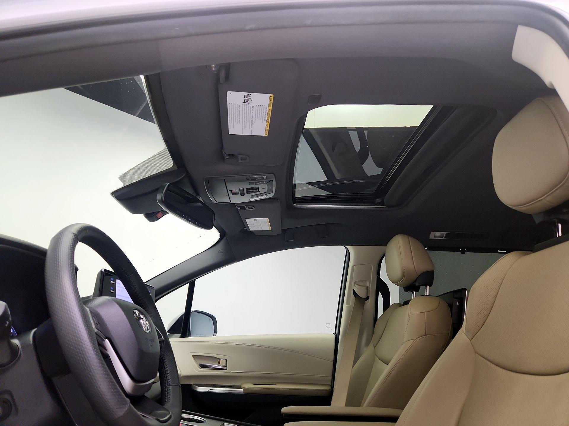 Thumbnail: 2024 Toyota Sienna - 19