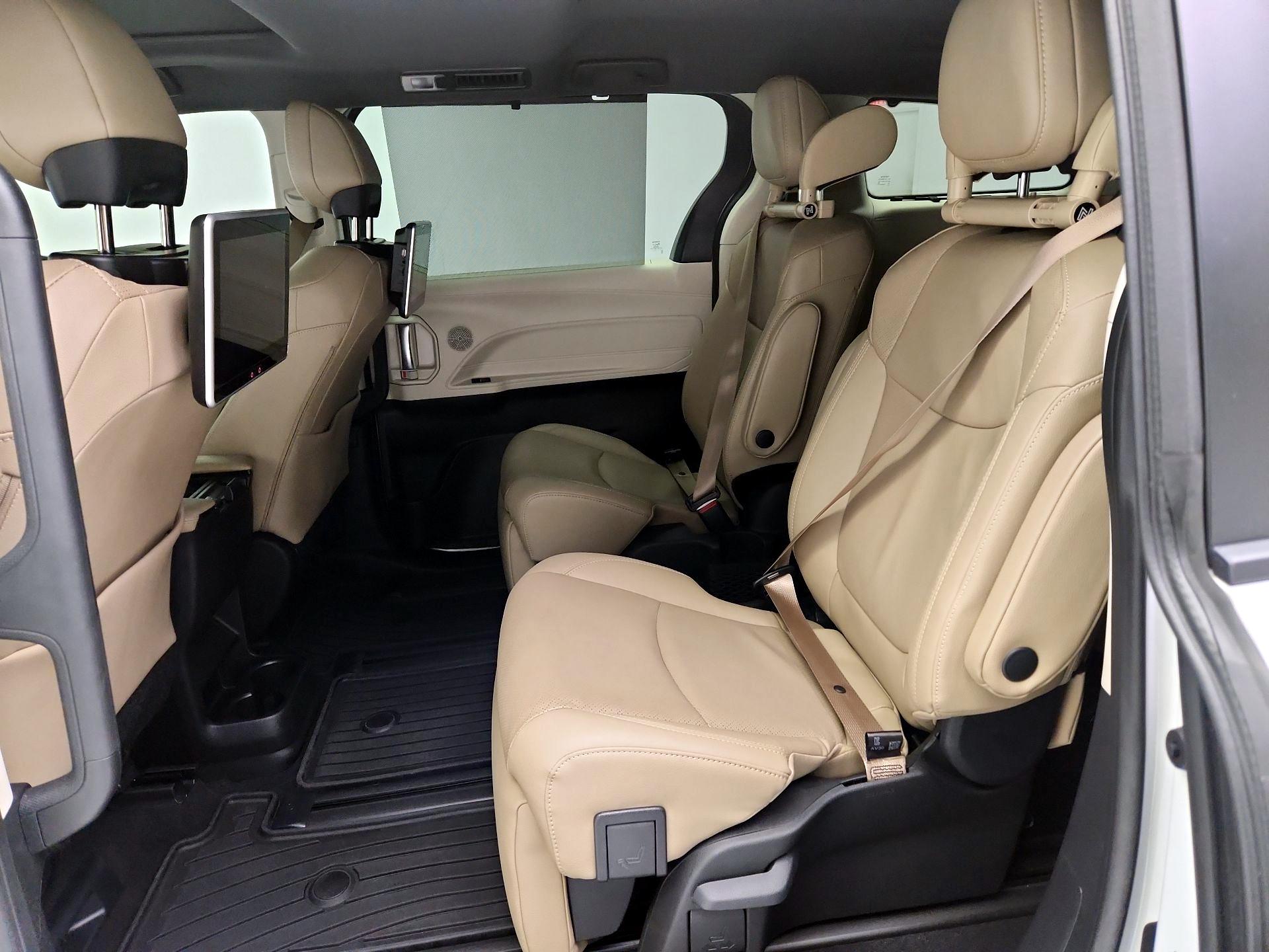 Thumbnail: 2024 Toyota Sienna - 20