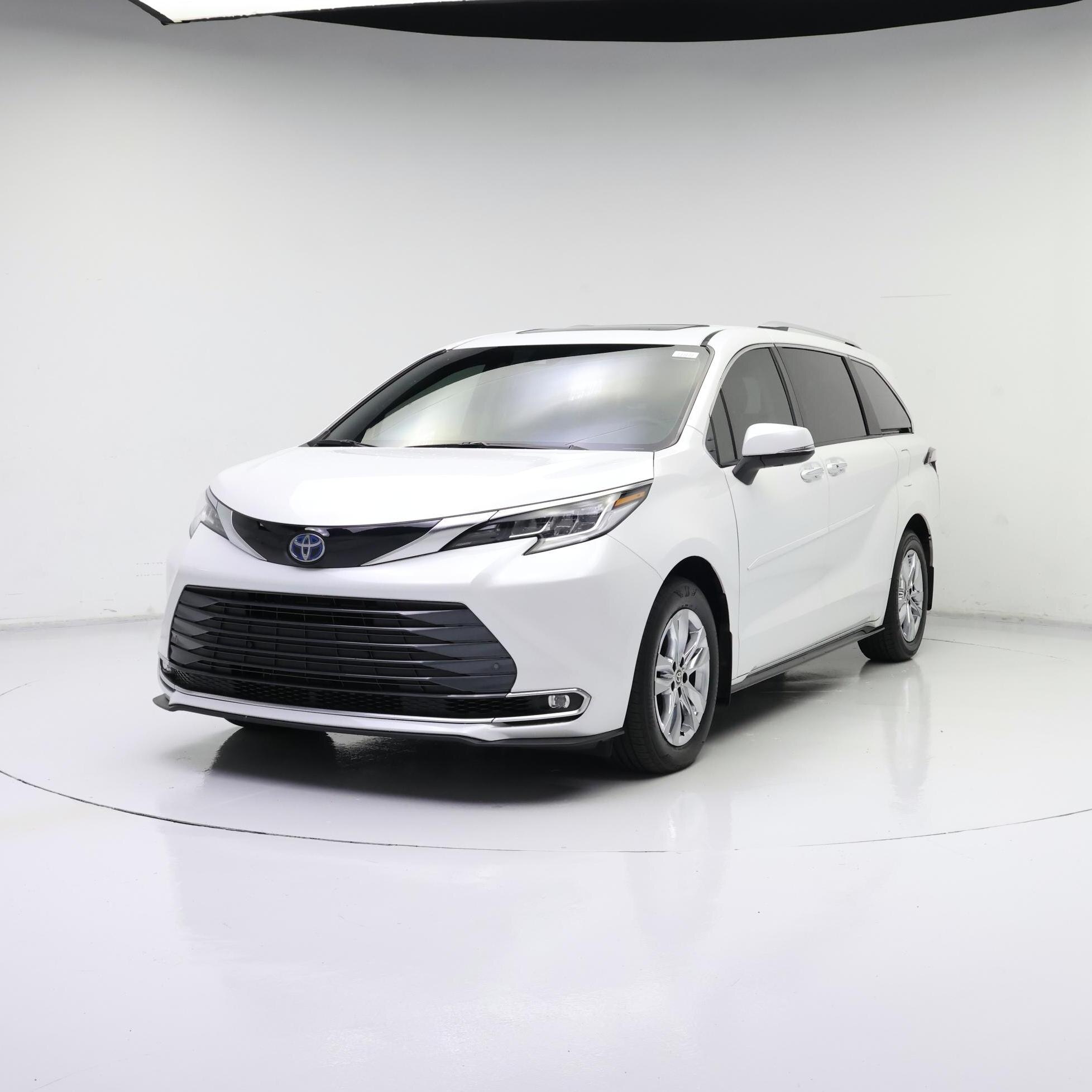 Thumbnail: 2024 Toyota Sienna - 4