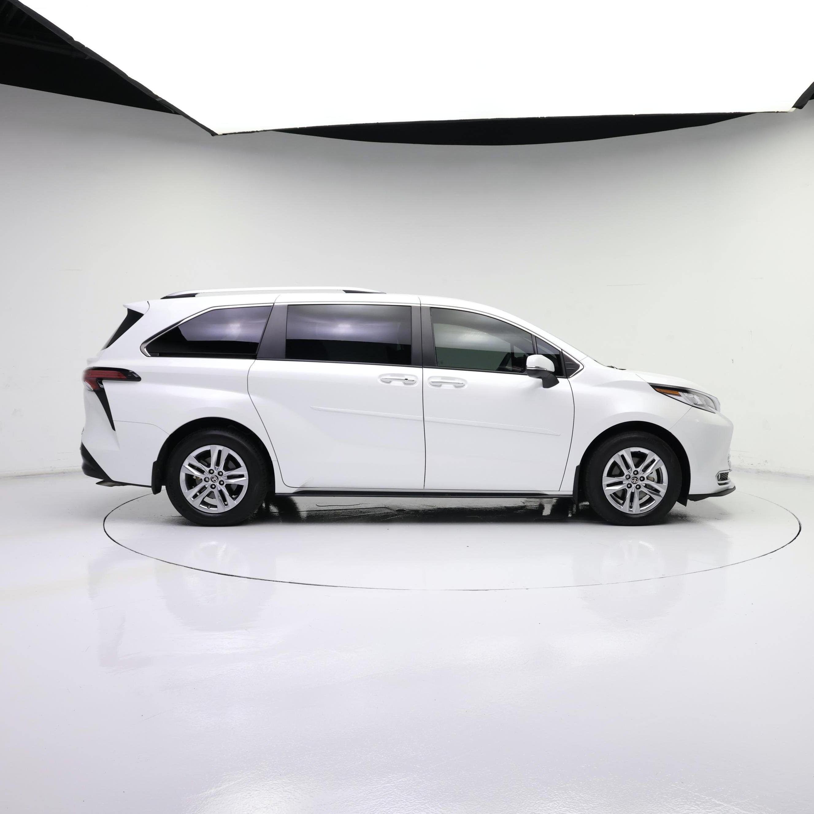 Thumbnail: 2024 Toyota Sienna - 7