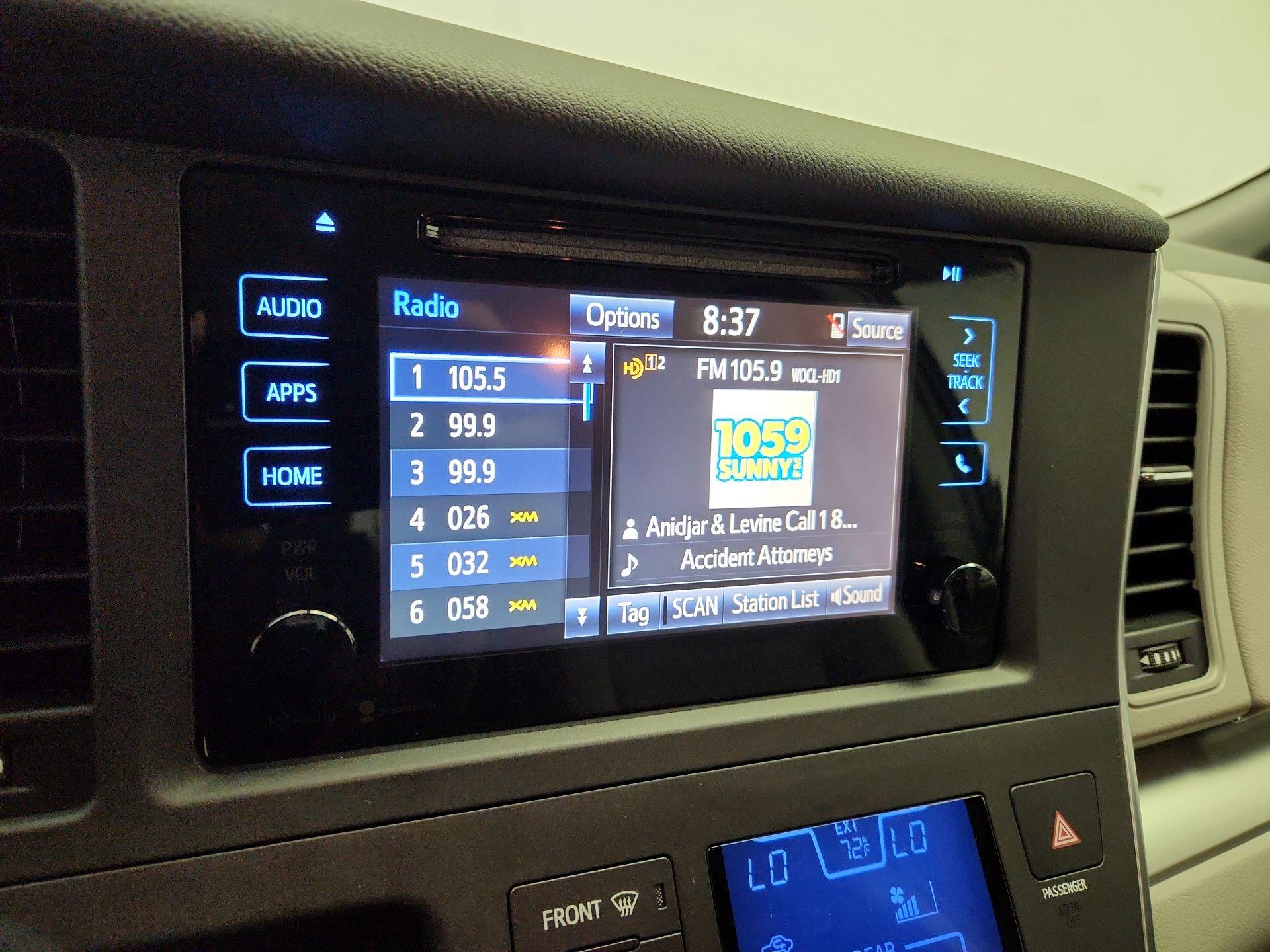 Thumbnail: 2015 Toyota Sienna - 15
