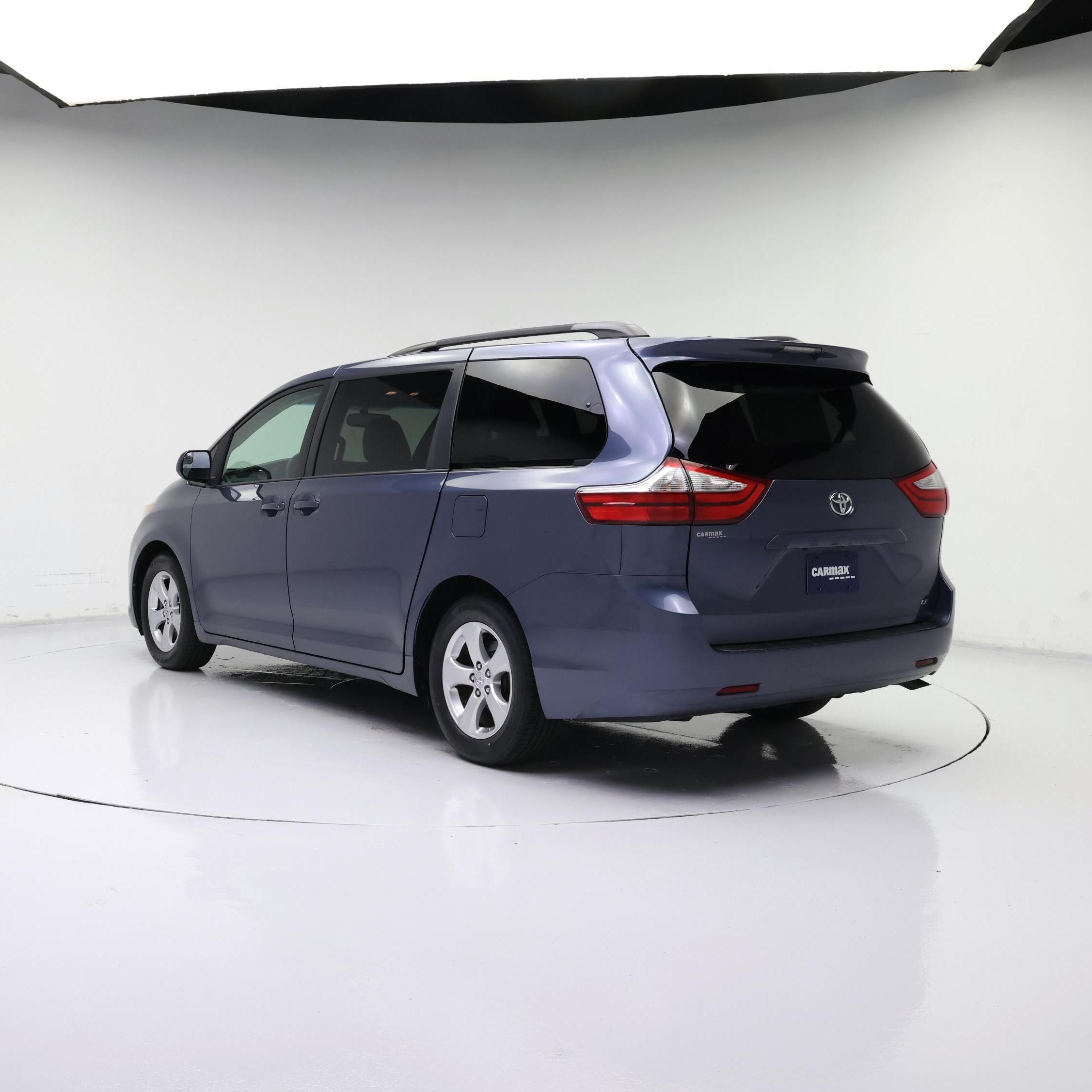 Thumbnail: 2015 Toyota Sienna - 2