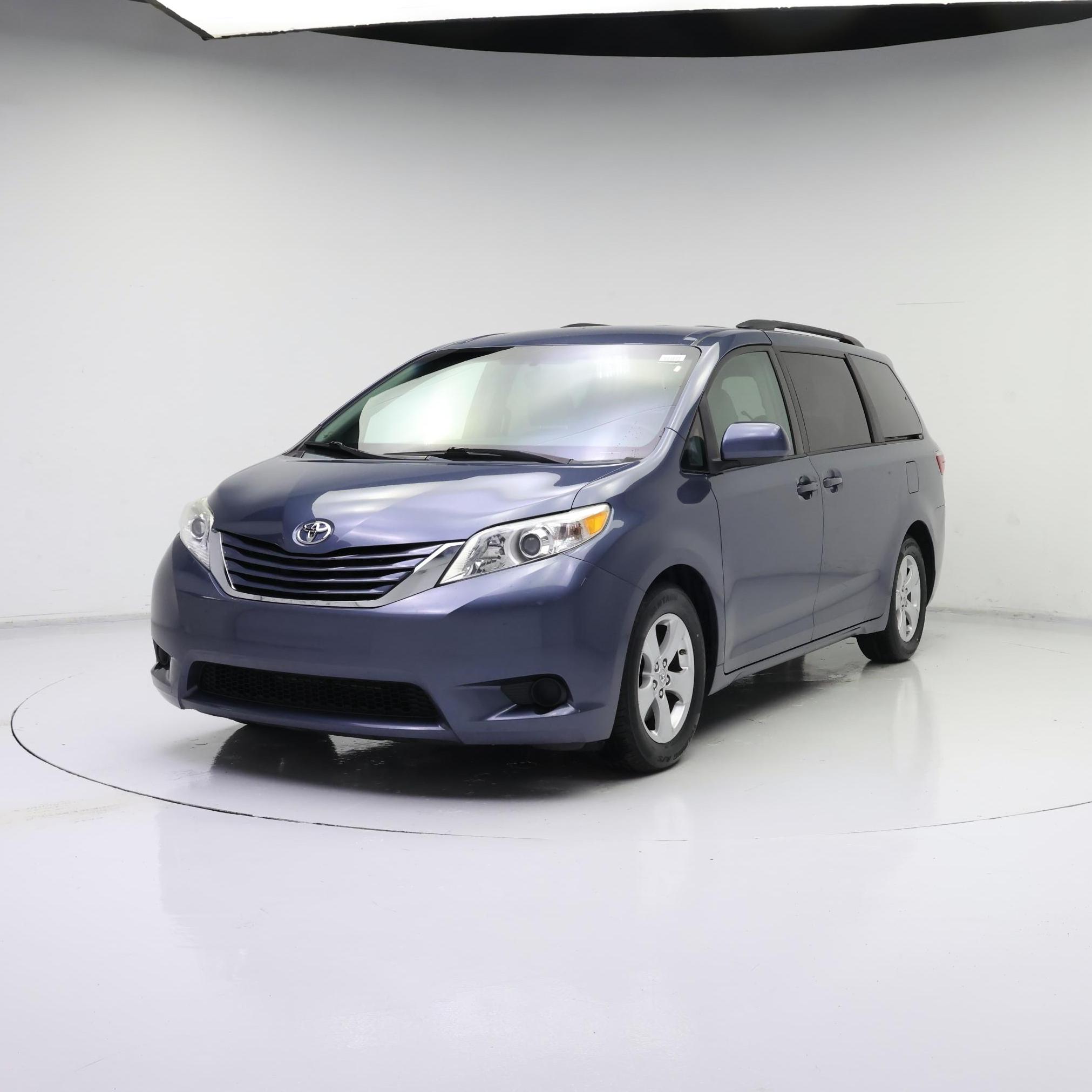 Thumbnail: 2015 Toyota Sienna - 4