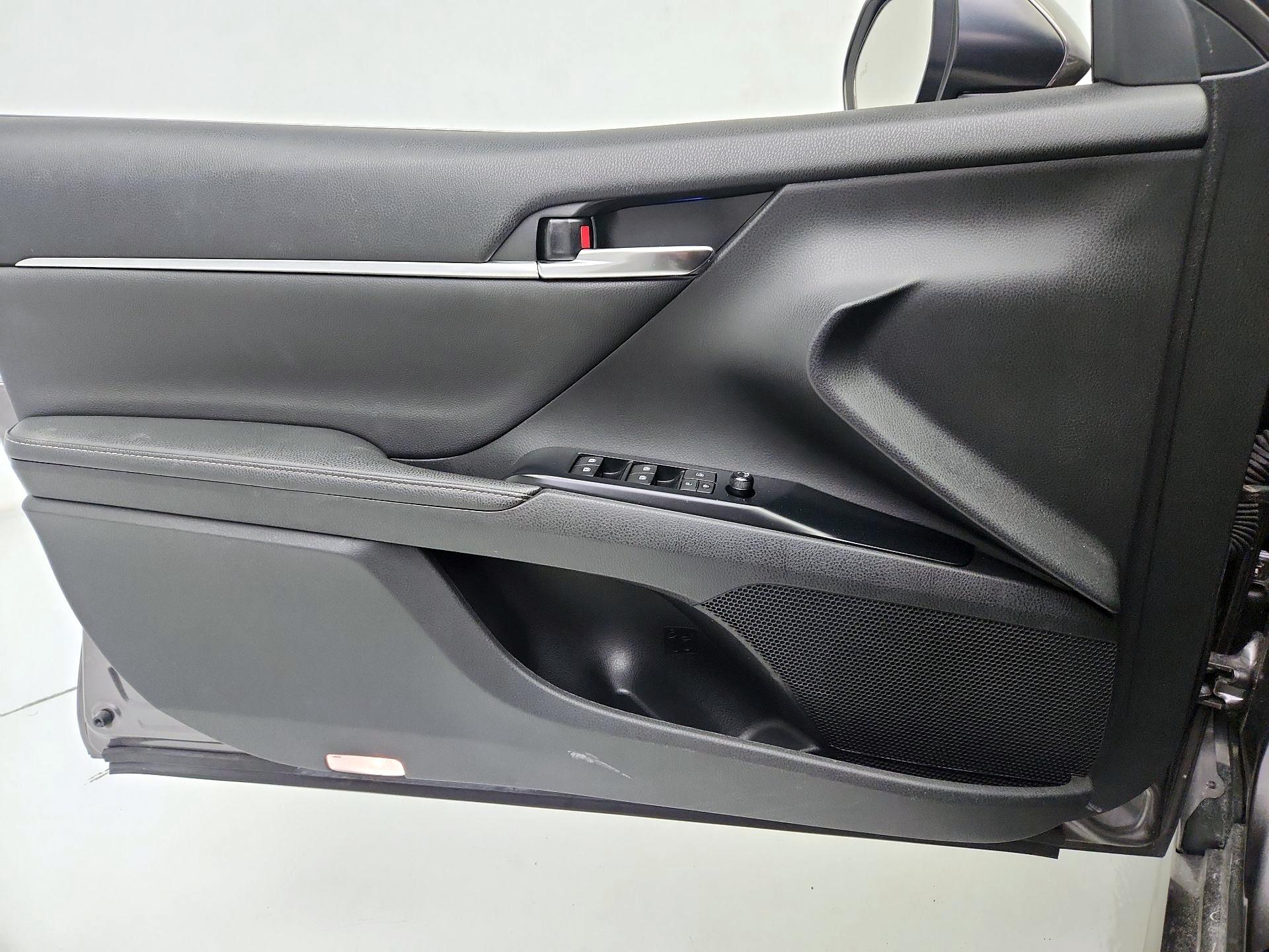 Thumbnail: 2020 Toyota Camry - 12