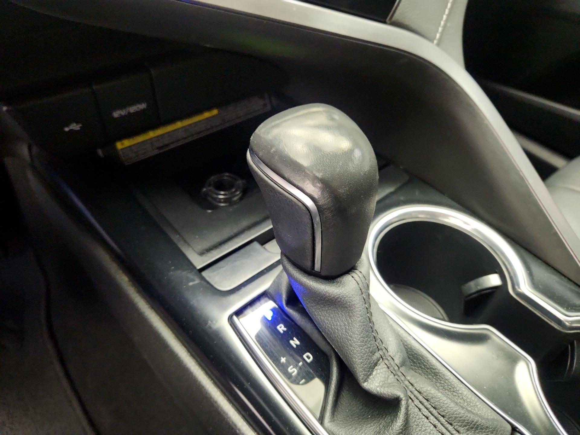 Thumbnail: 2020 Toyota Camry - 17