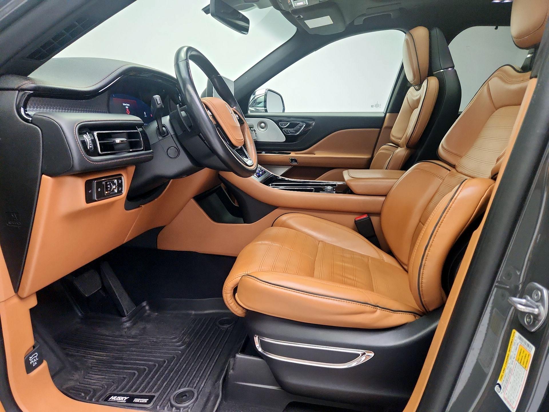 Thumbnail: 2020 Lincoln Aviator - 11