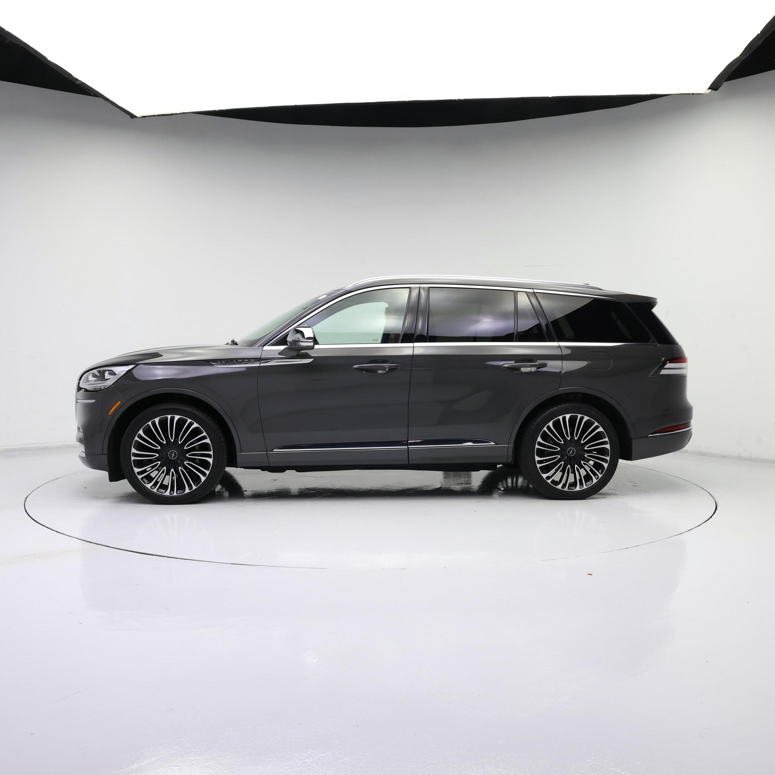 Thumbnail: 2020 Lincoln Aviator - 3