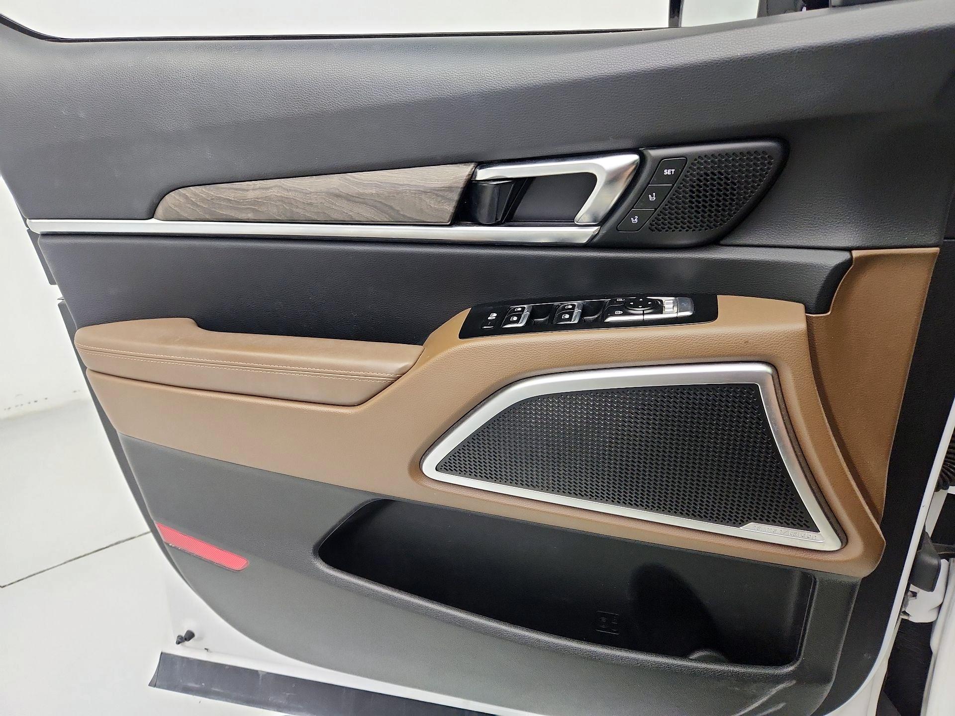 Thumbnail: 2020 Kia Telluride - 12