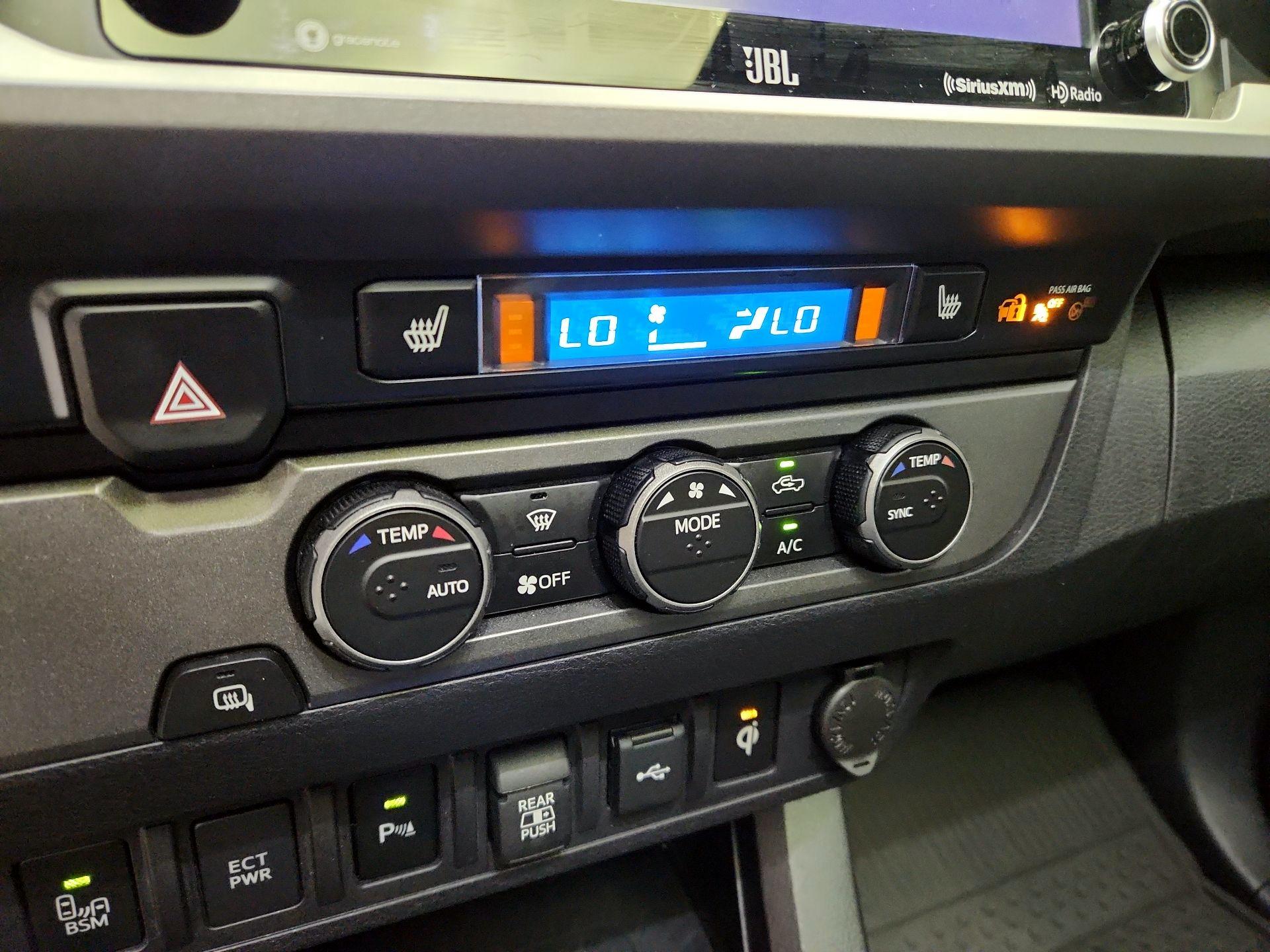 Thumbnail: 2022 Toyota Tacoma - 17