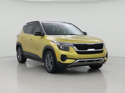 Gold 2022 Kia Seltos S