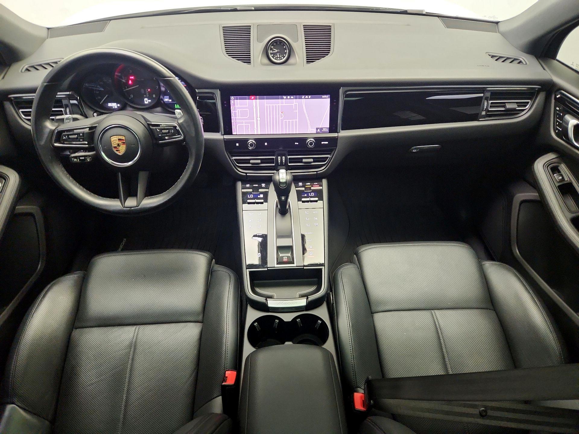 Thumbnail: 2023 Porsche Macan - 9