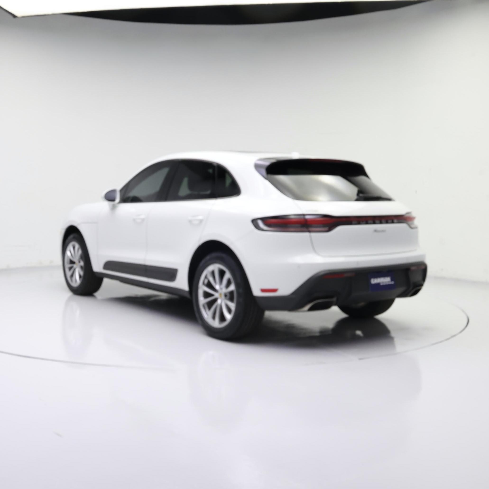Thumbnail: 2023 Porsche Macan - 2