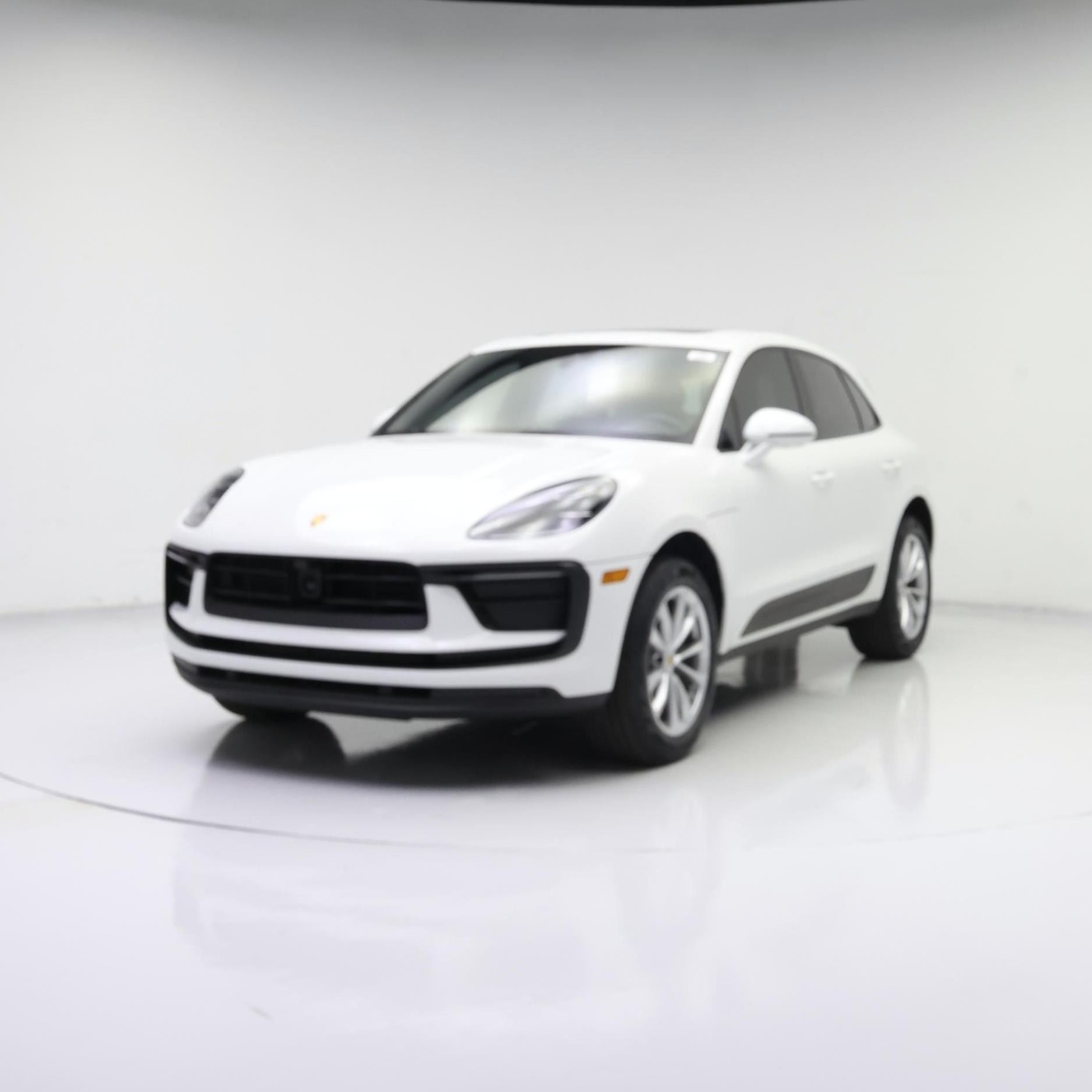 Thumbnail: 2023 Porsche Macan - 4