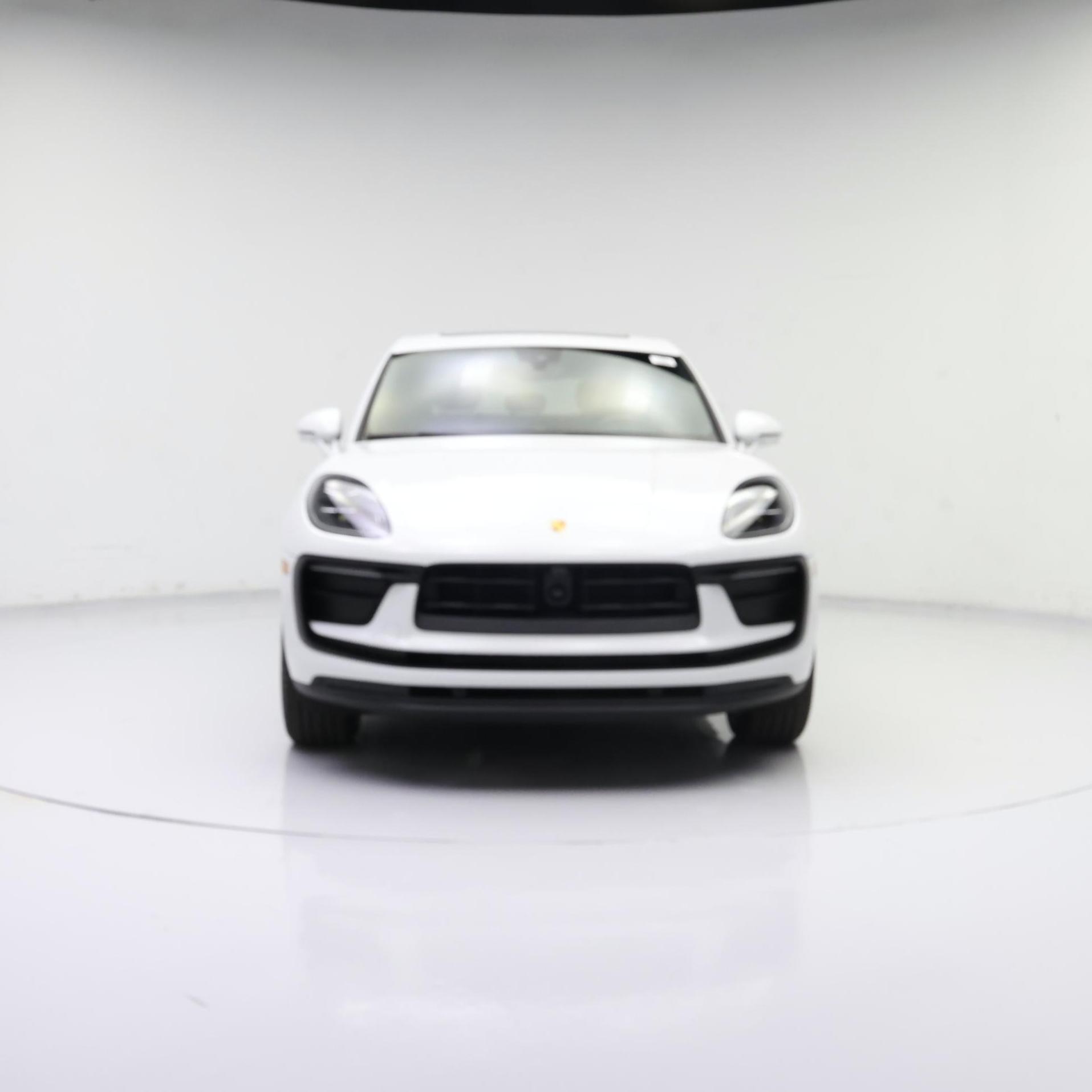 Thumbnail: 2023 Porsche Macan - 5