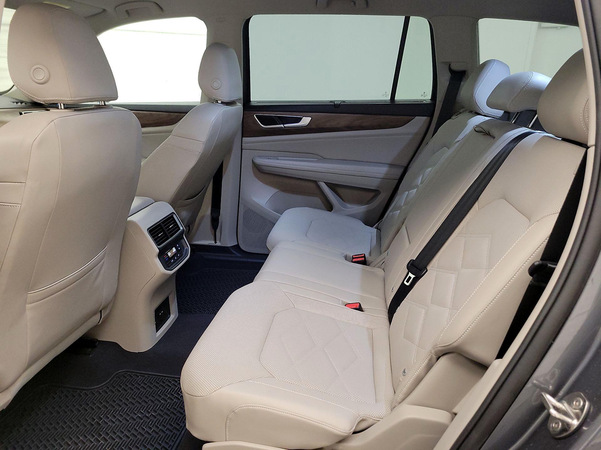 Thumbnail: 2024 Volkswagen Atlas - 19