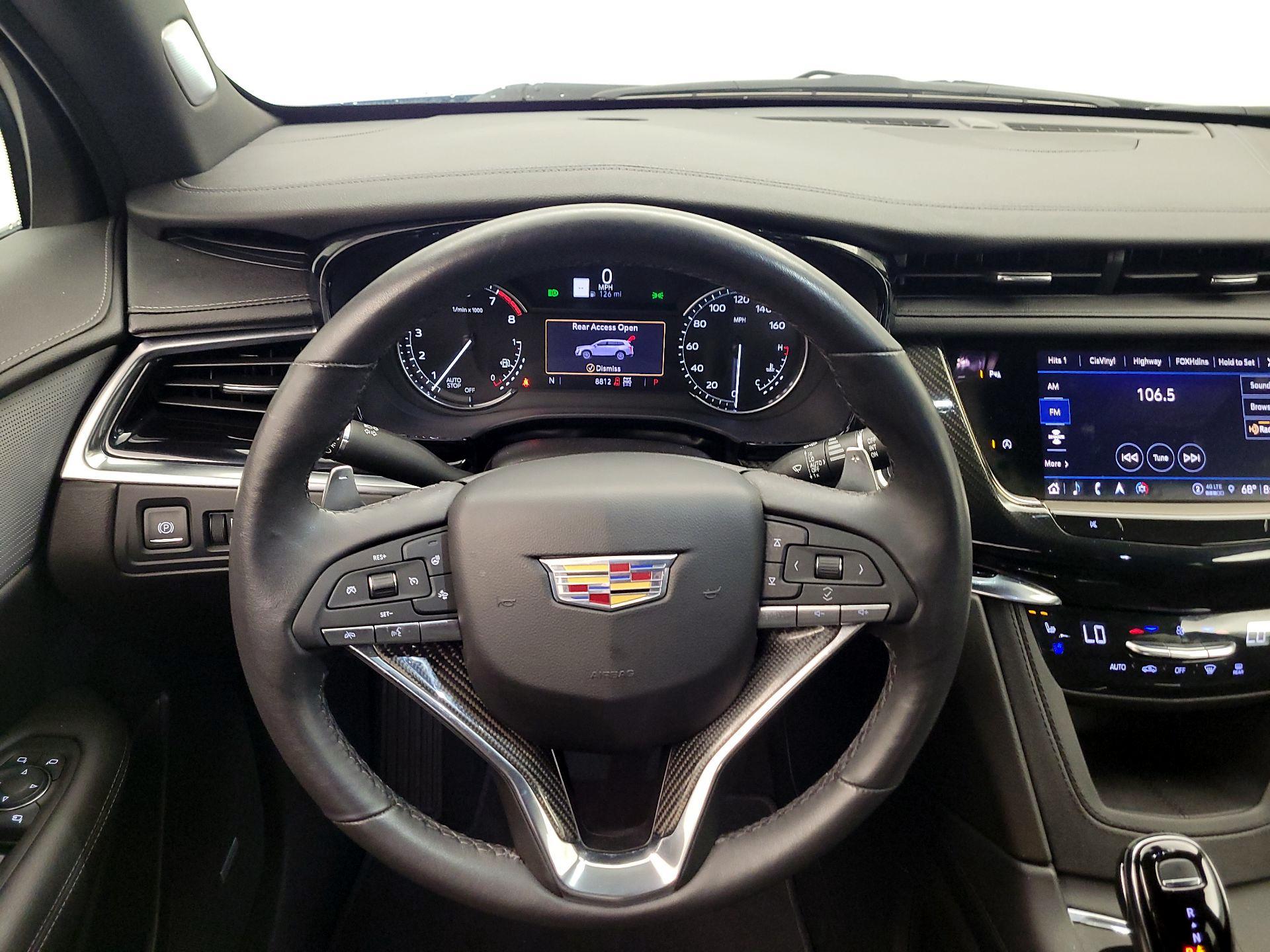 Thumbnail: 2023 Cadillac XT6 - 10