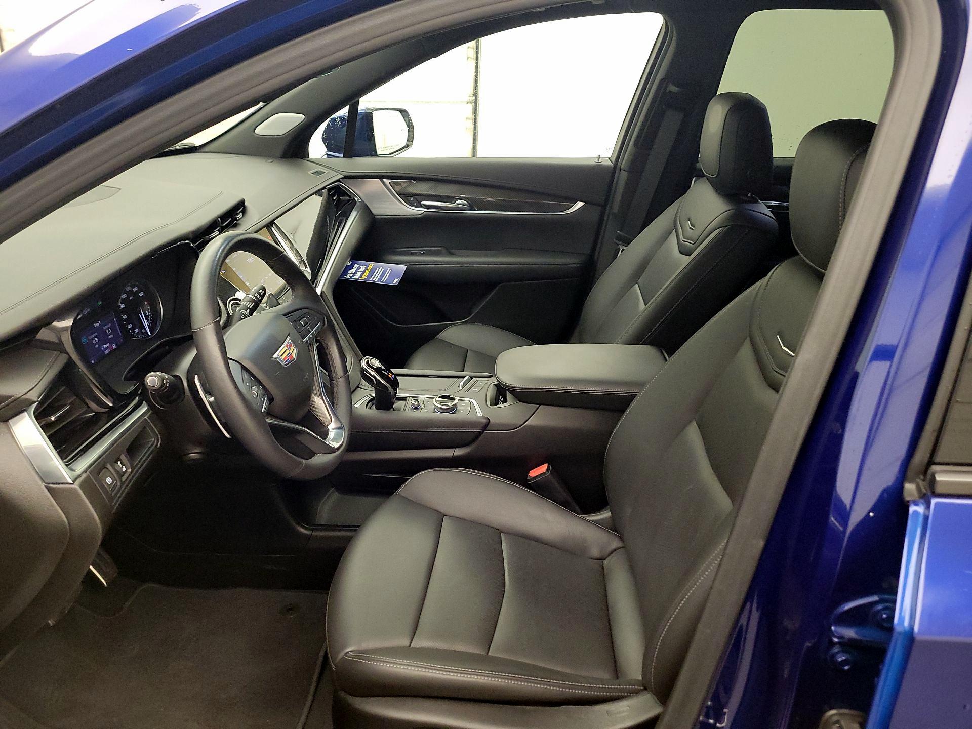 Thumbnail: 2023 Cadillac XT6 - 11