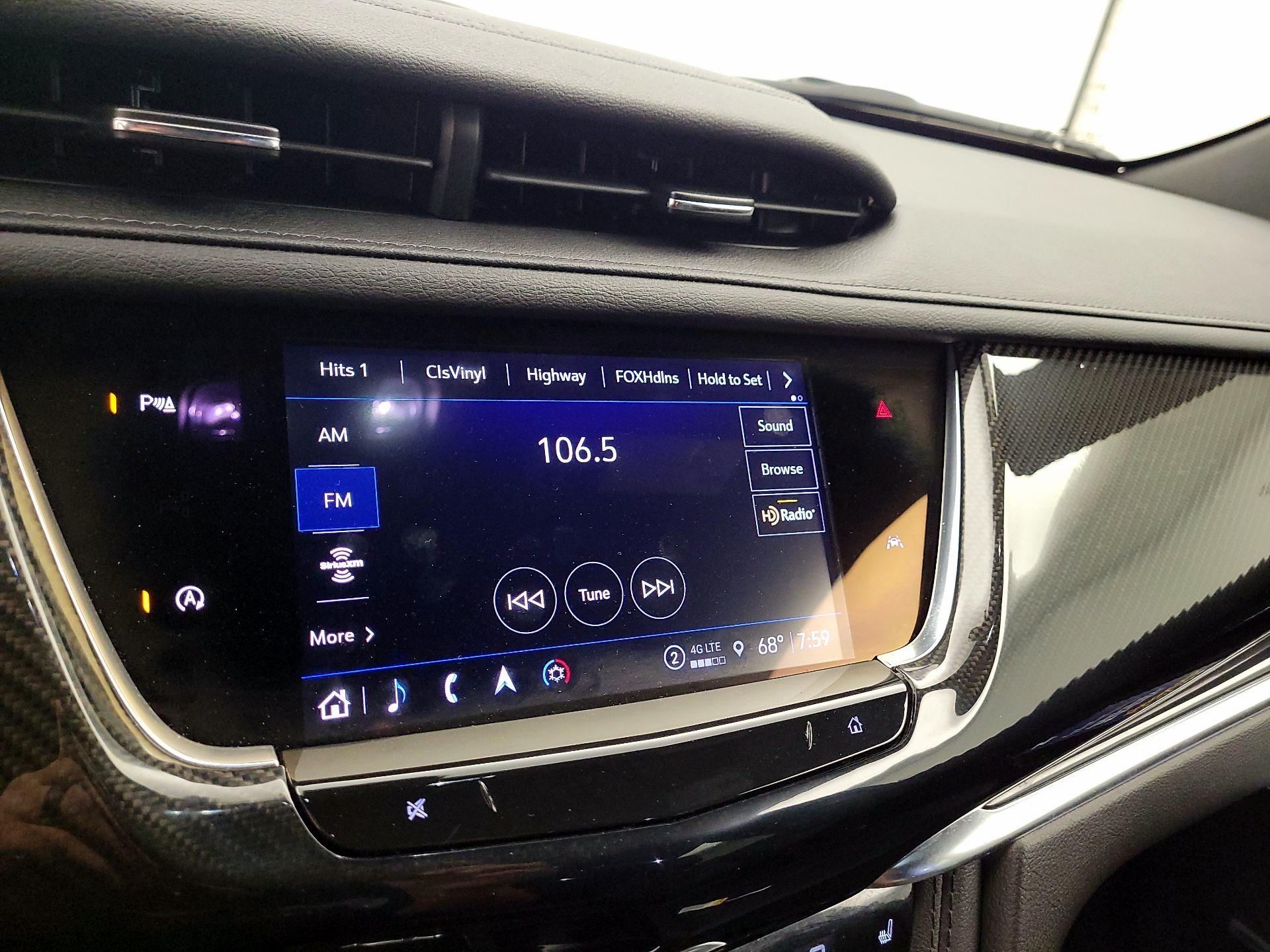 Thumbnail: 2023 Cadillac XT6 - 13