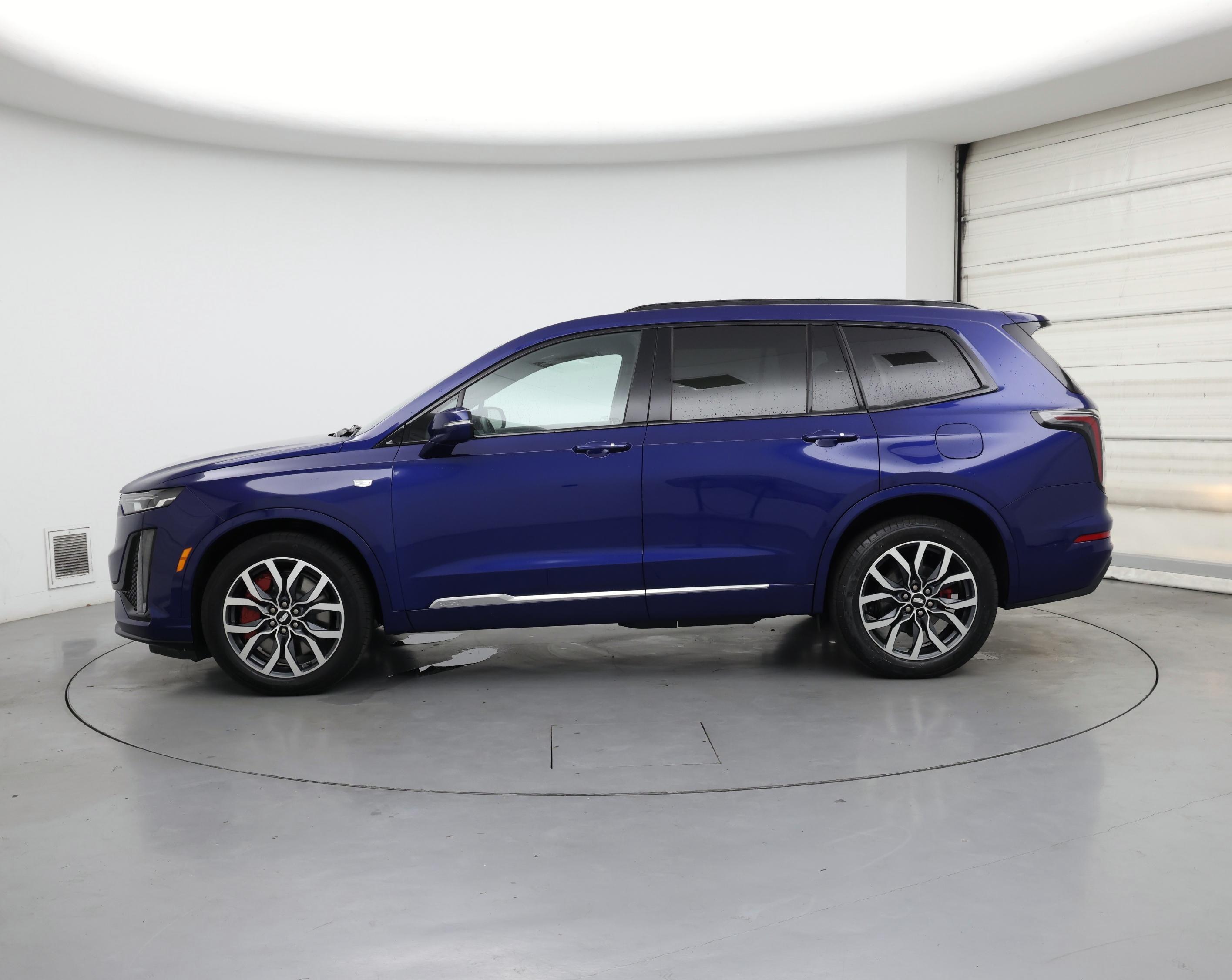 Thumbnail: 2023 Cadillac XT6 - 3