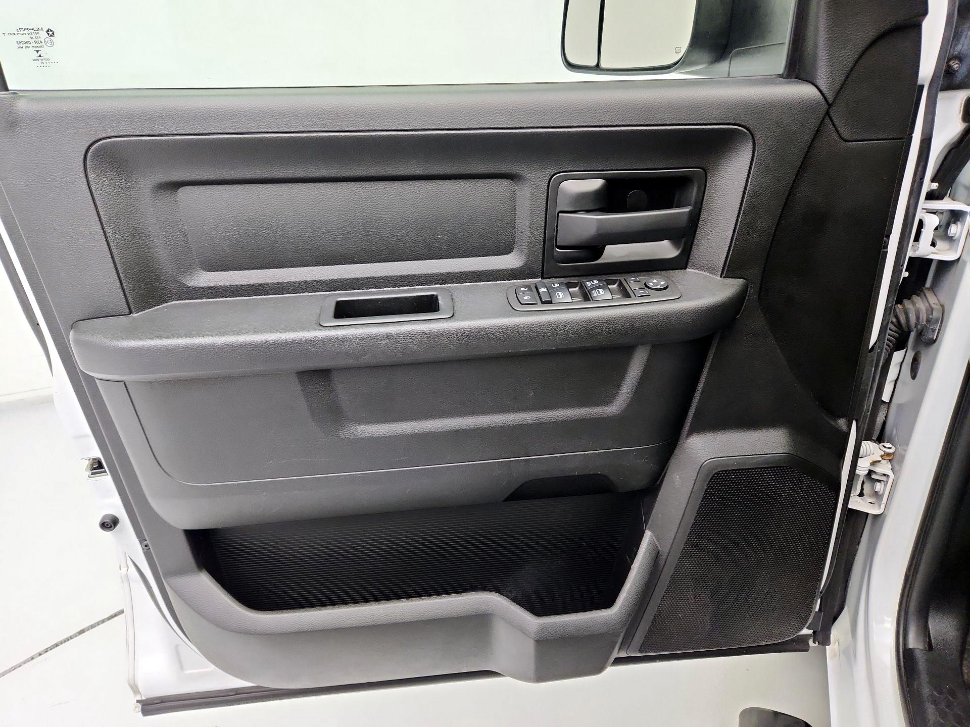 Thumbnail: 2021 RAM 1500 Classic - 12