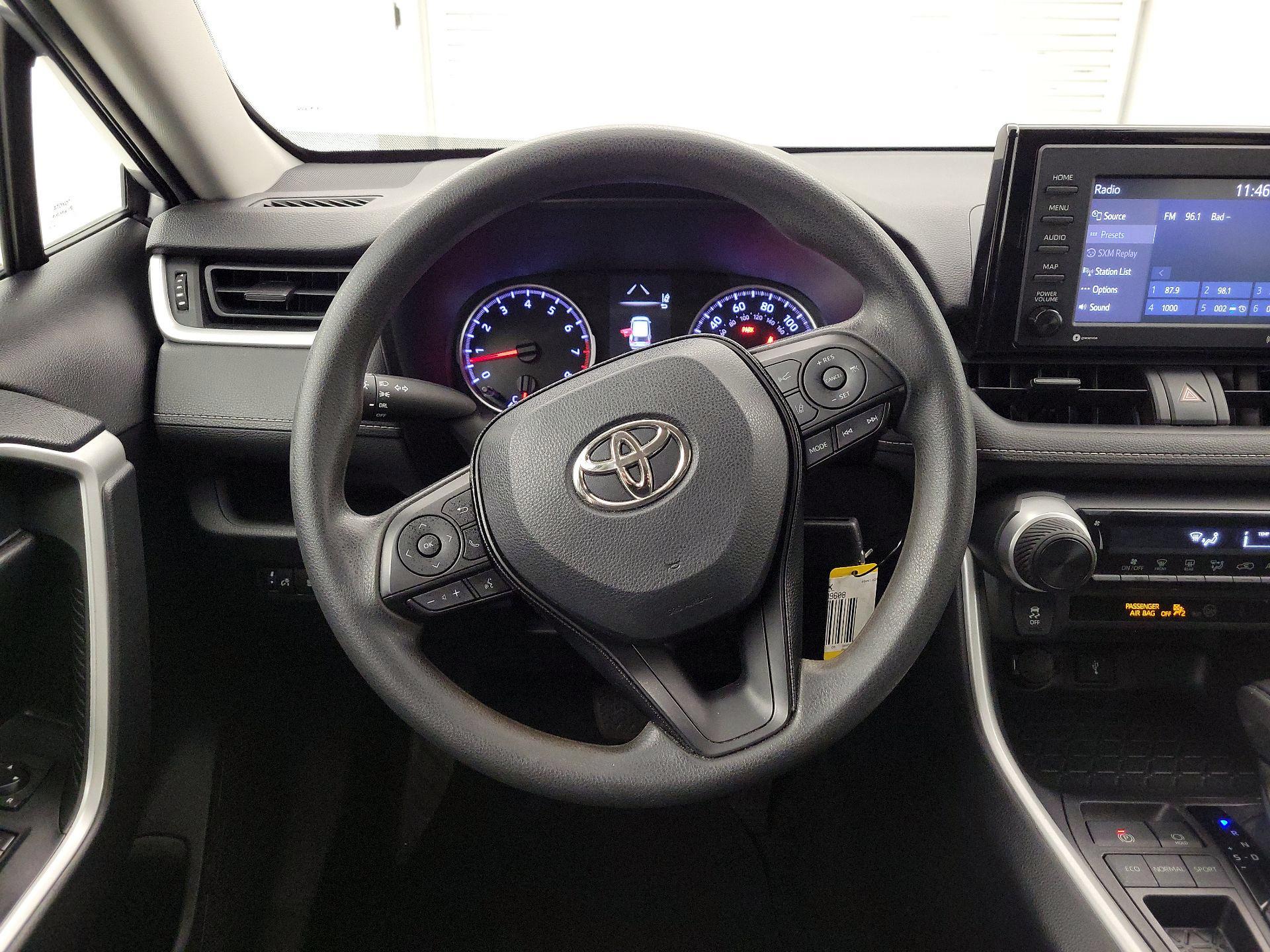 Thumbnail: 2020 Toyota RAV4 - 10