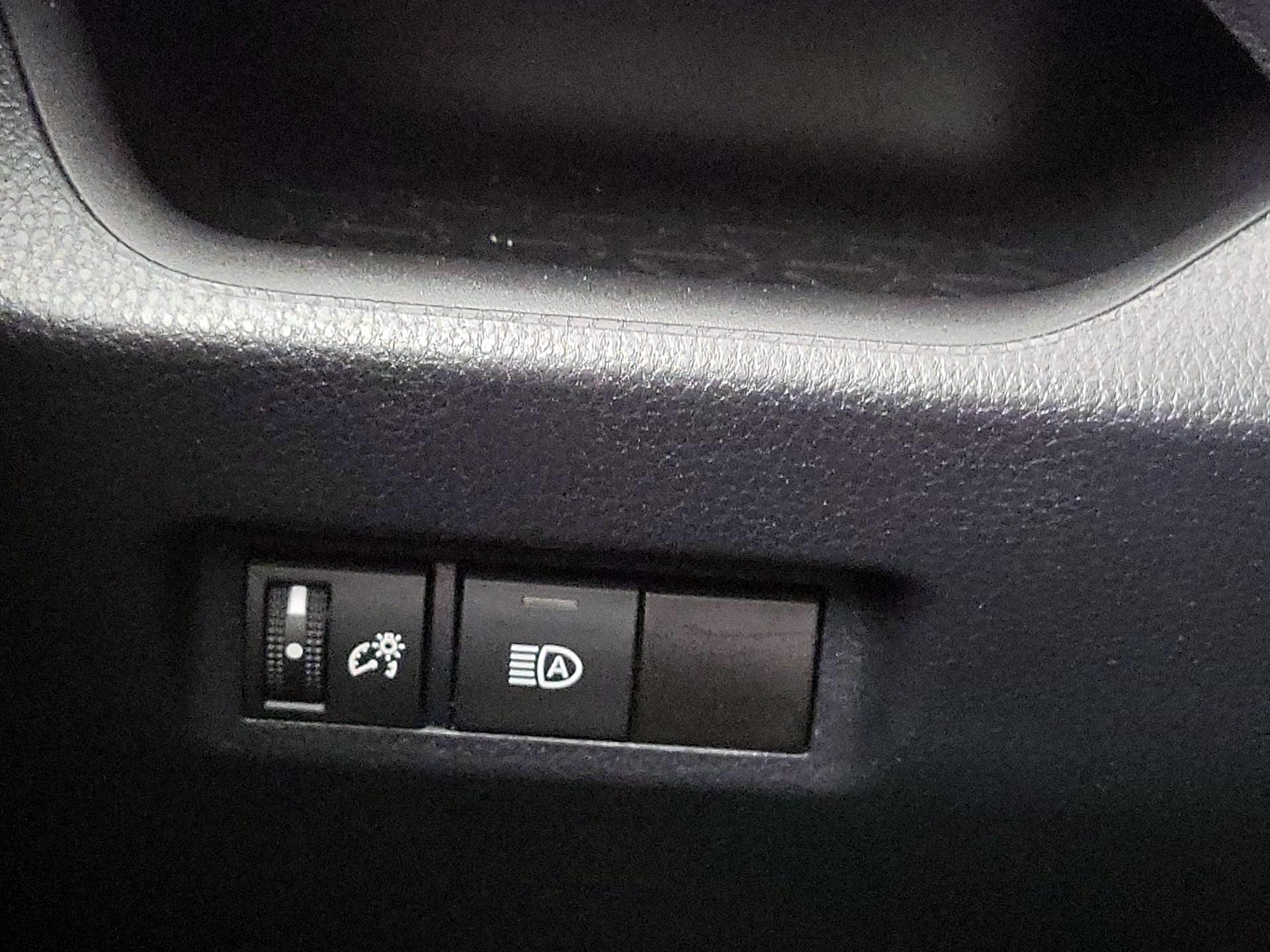 Thumbnail: 2020 Toyota RAV4 - 13