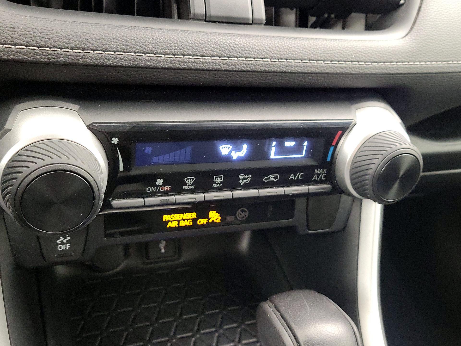 Thumbnail: 2020 Toyota RAV4 - 16