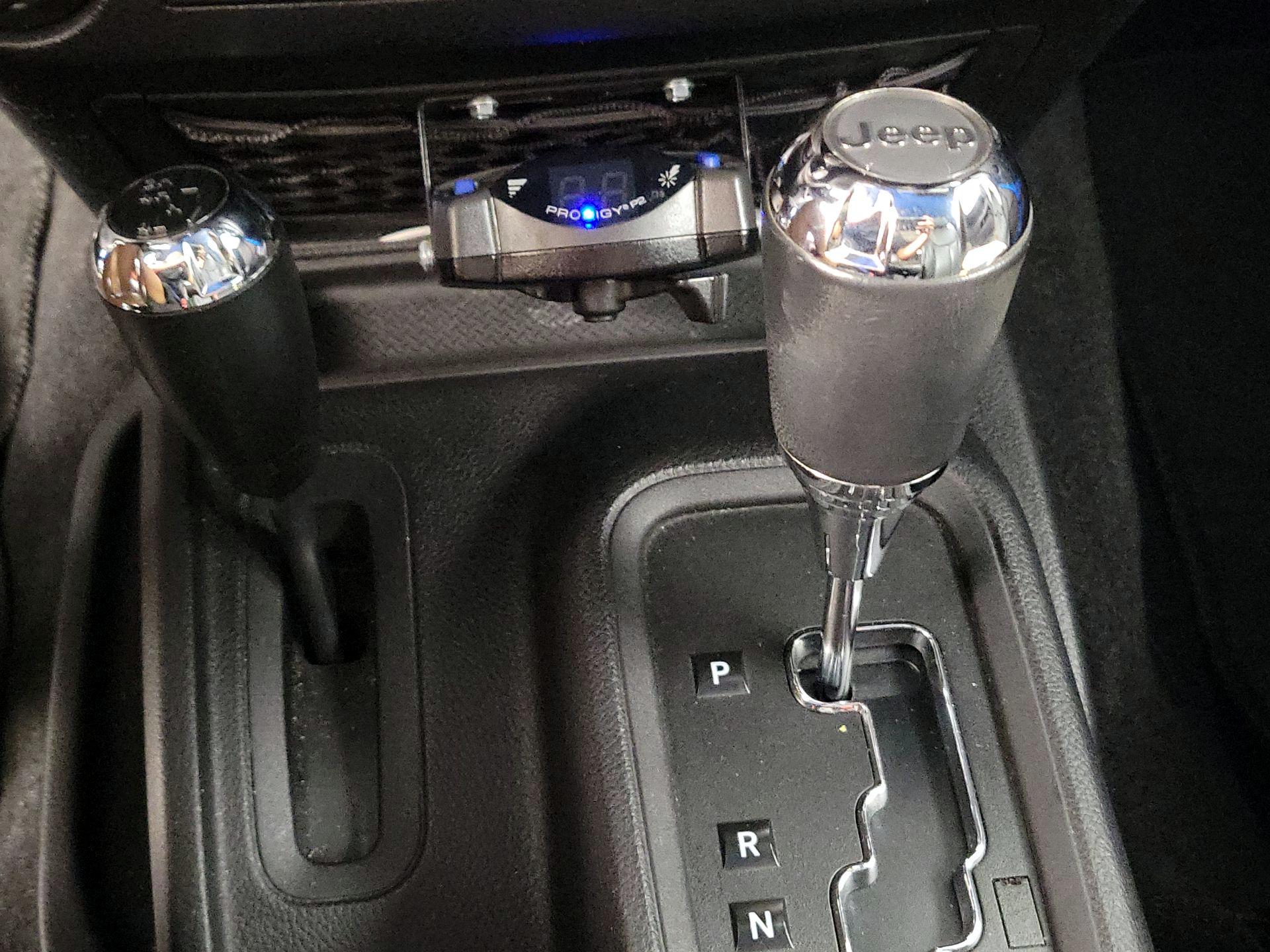 Thumbnail: 2014 Jeep Wrangler - 17