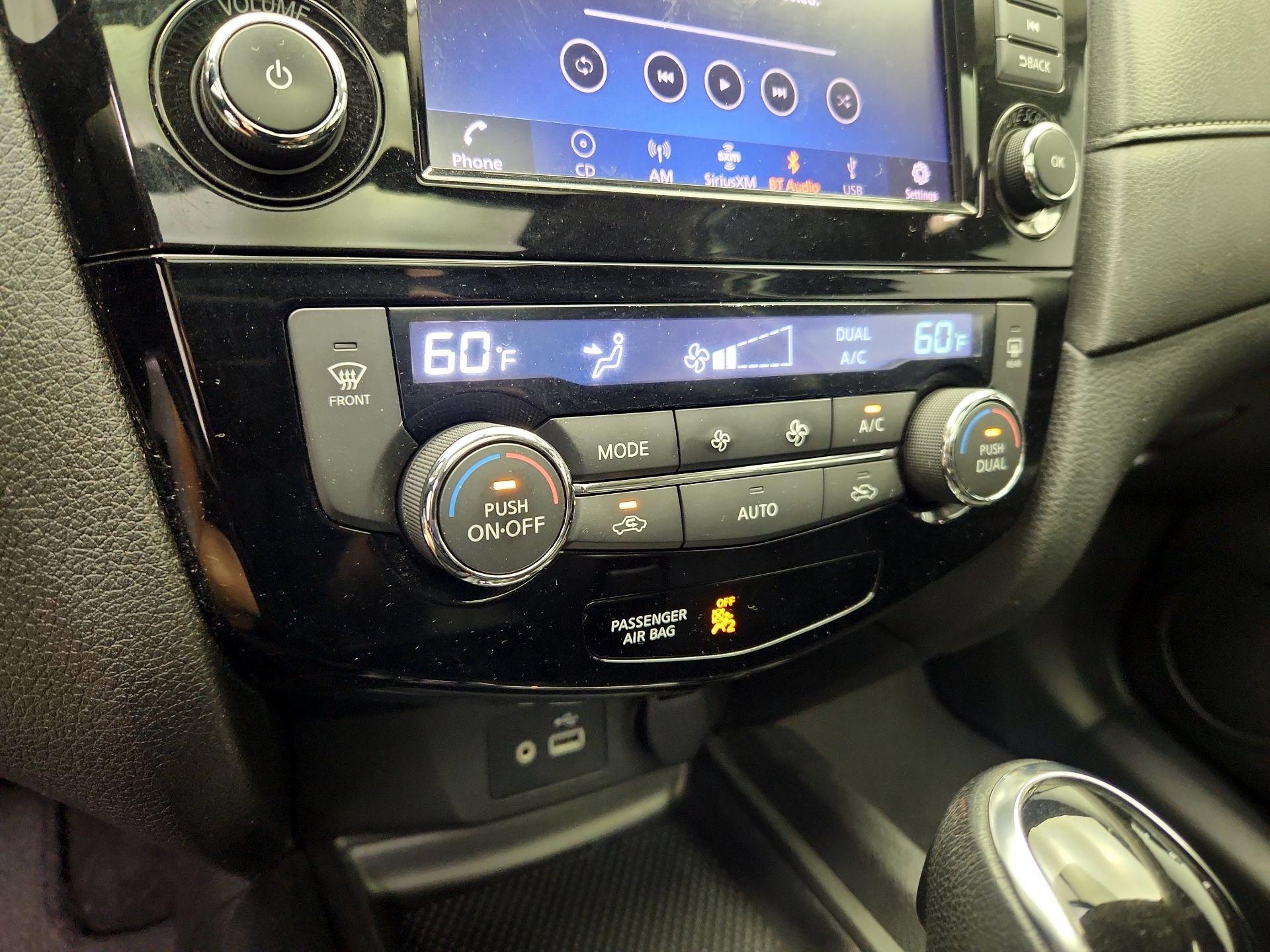 Thumbnail: 2018 Nissan Rogue - 17