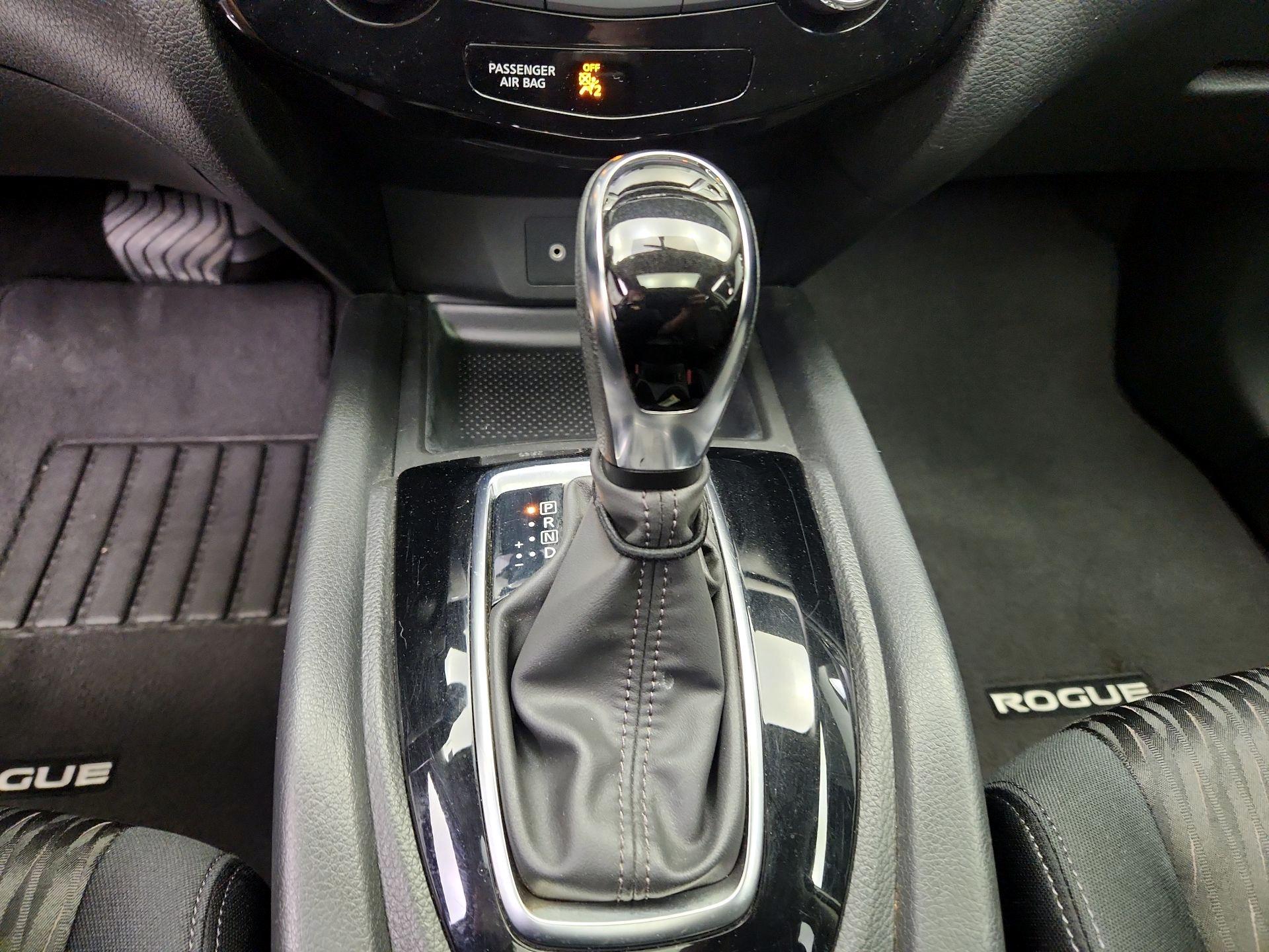 Thumbnail: 2018 Nissan Rogue - 18