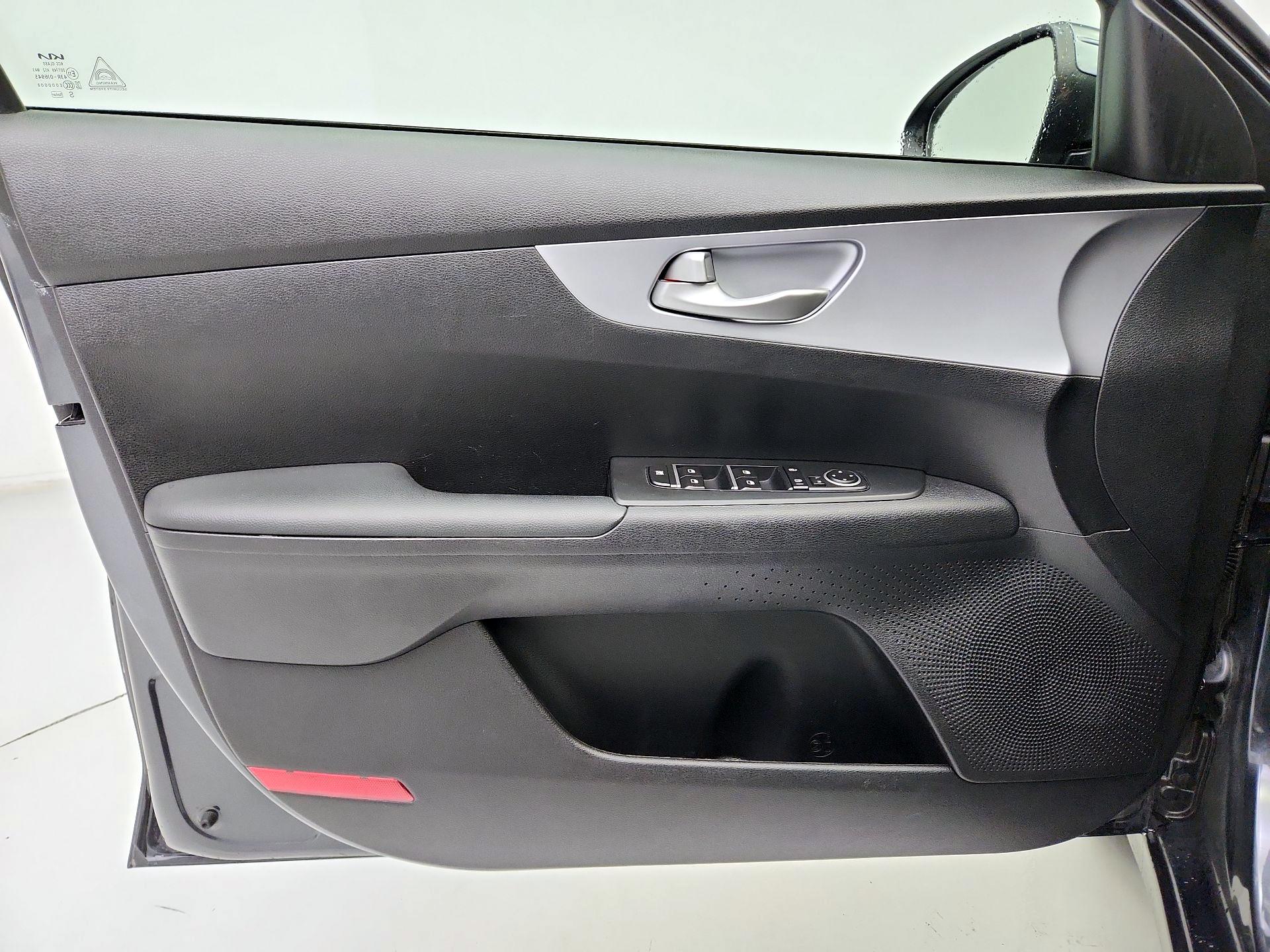 Thumbnail: 2024 Kia Forte - 12