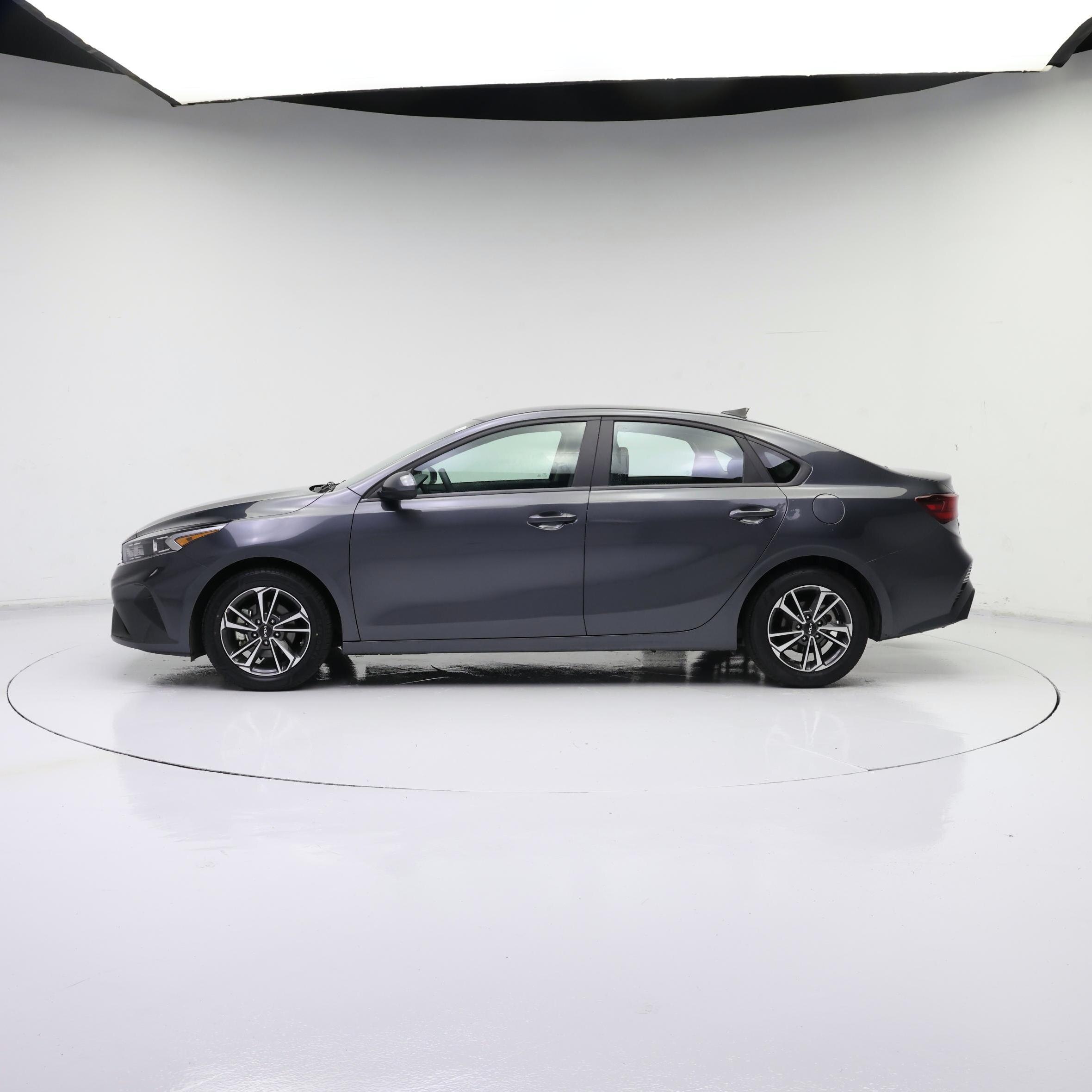 Thumbnail: 2024 Kia Forte - 3