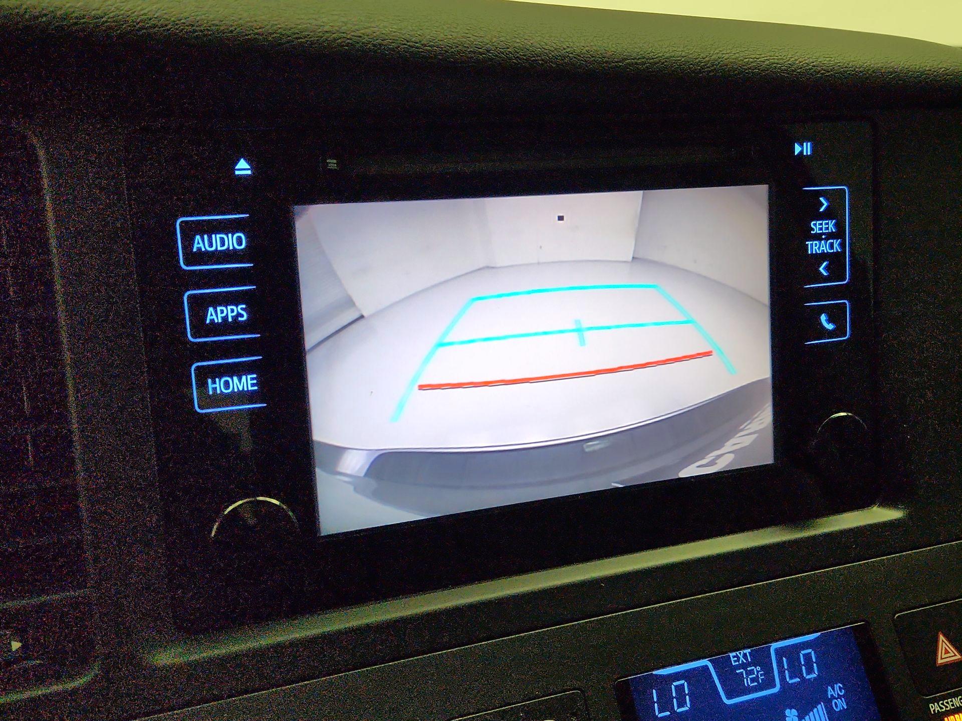 Thumbnail: 2015 Toyota Sienna - 14